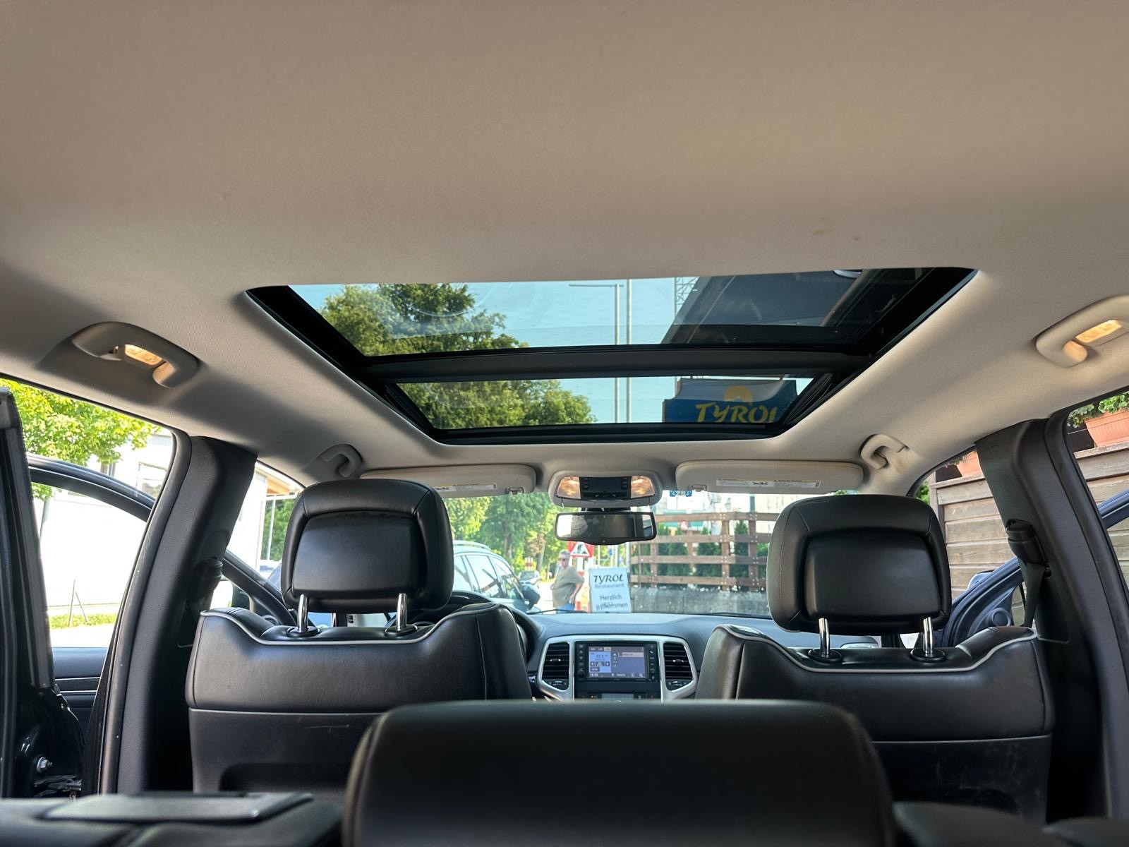 JEEP Grand Cherokee 3.0 CRD Overland Automatic-image-7