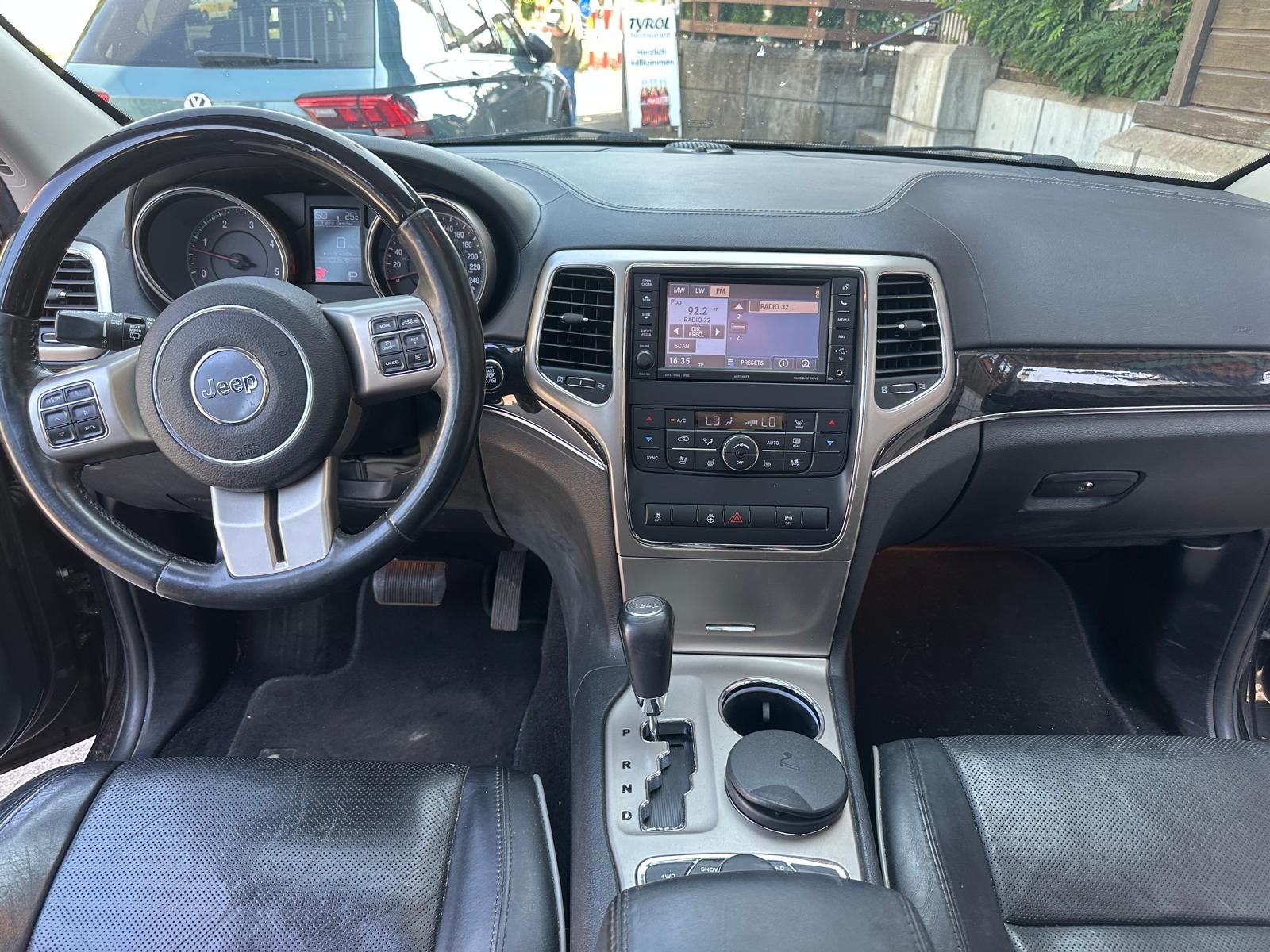 JEEP Grand Cherokee 3.0 CRD Overland Automatic-image-8