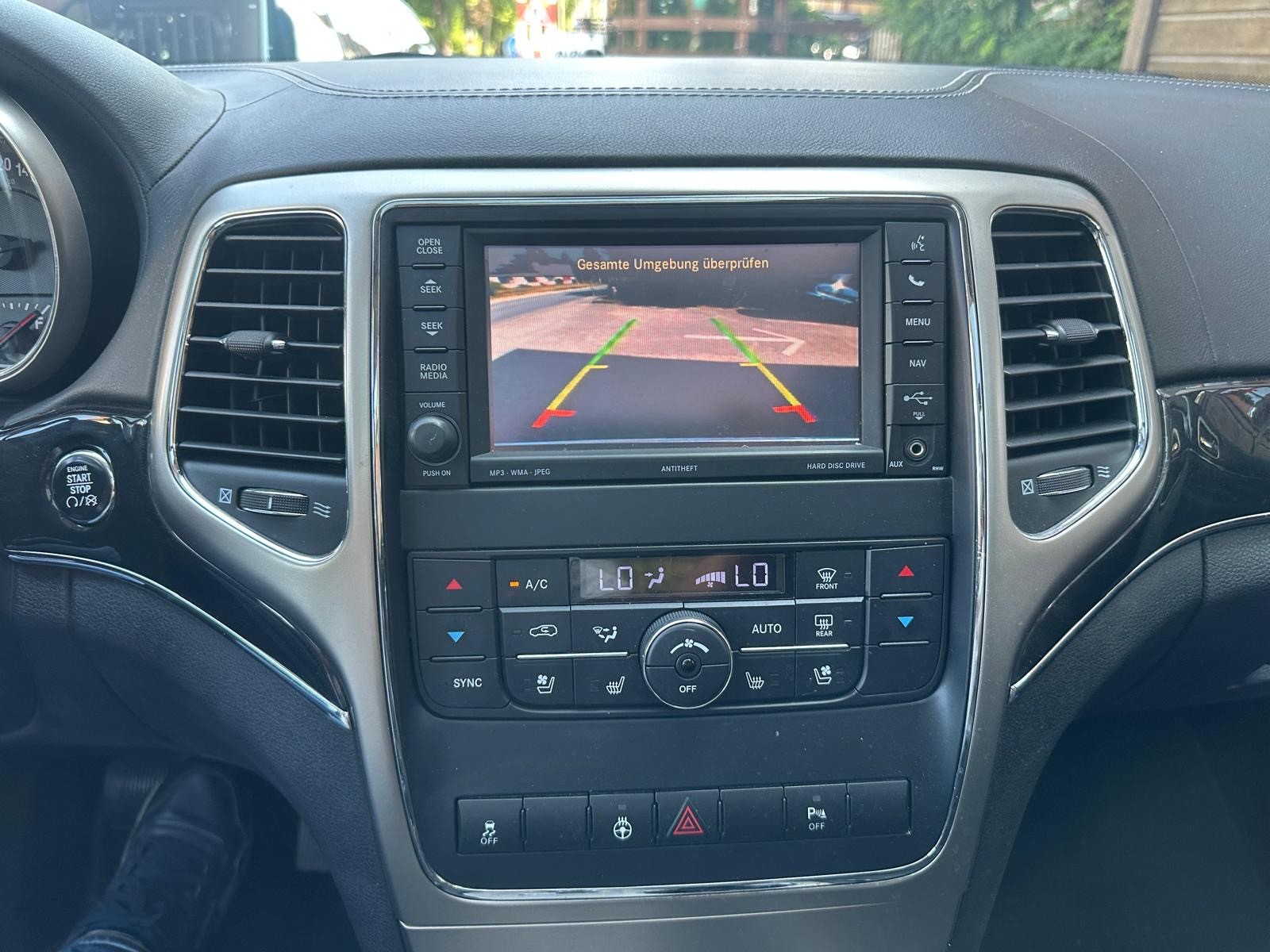 JEEP Grand Cherokee 3.0 CRD Overland Automatic-image-13