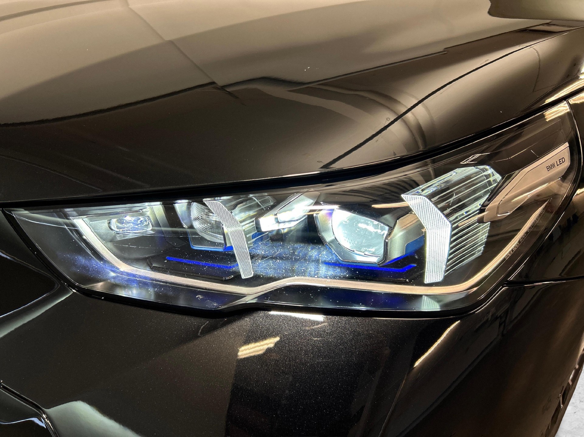 BMW 520d xDrive Touring-image-16