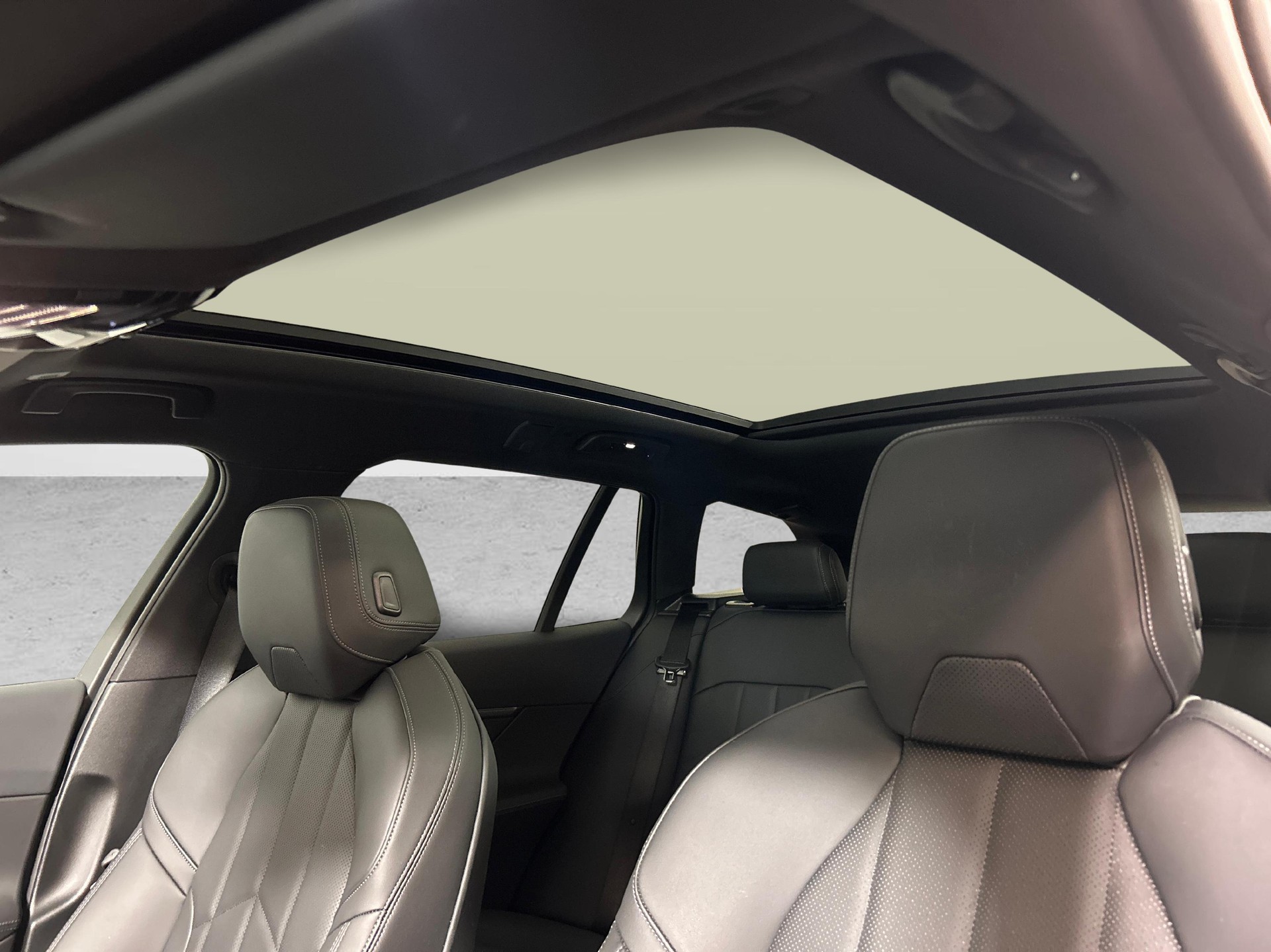 BMW 520d xDrive Touring-image-9