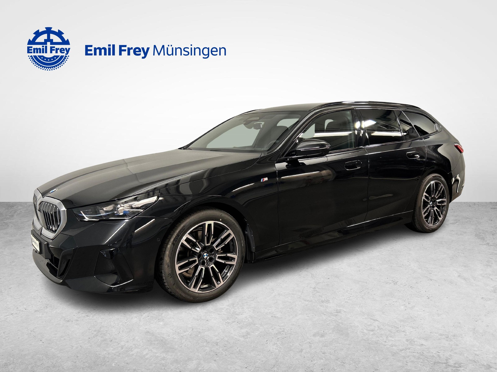 BMW 520d xDrive Touring-image-1