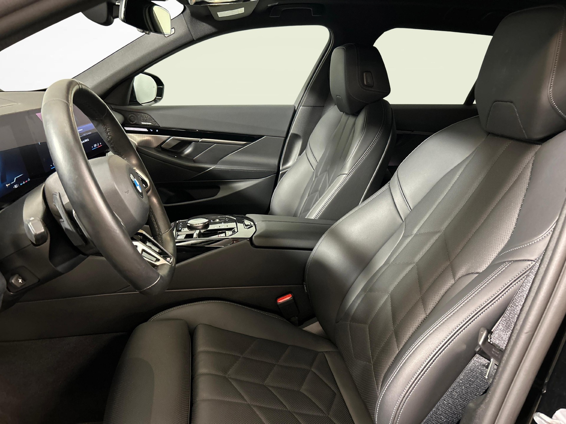 BMW 520d xDrive Touring-image-2