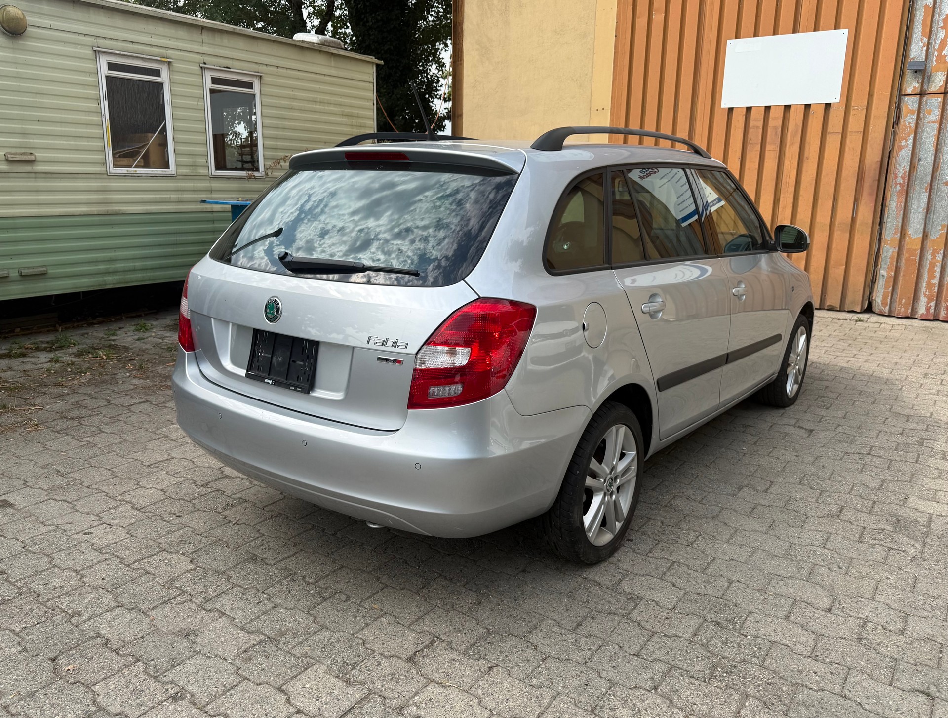 SKODA Fabia 1.2 TSI Elegance DSG-image-3