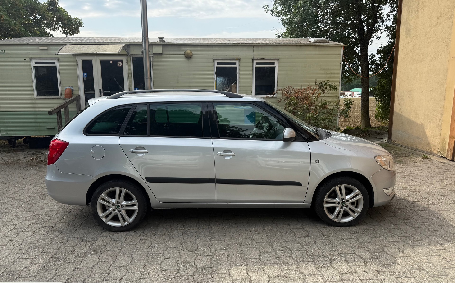 SKODA Fabia 1.2 TSI Elegance DSG-image-6