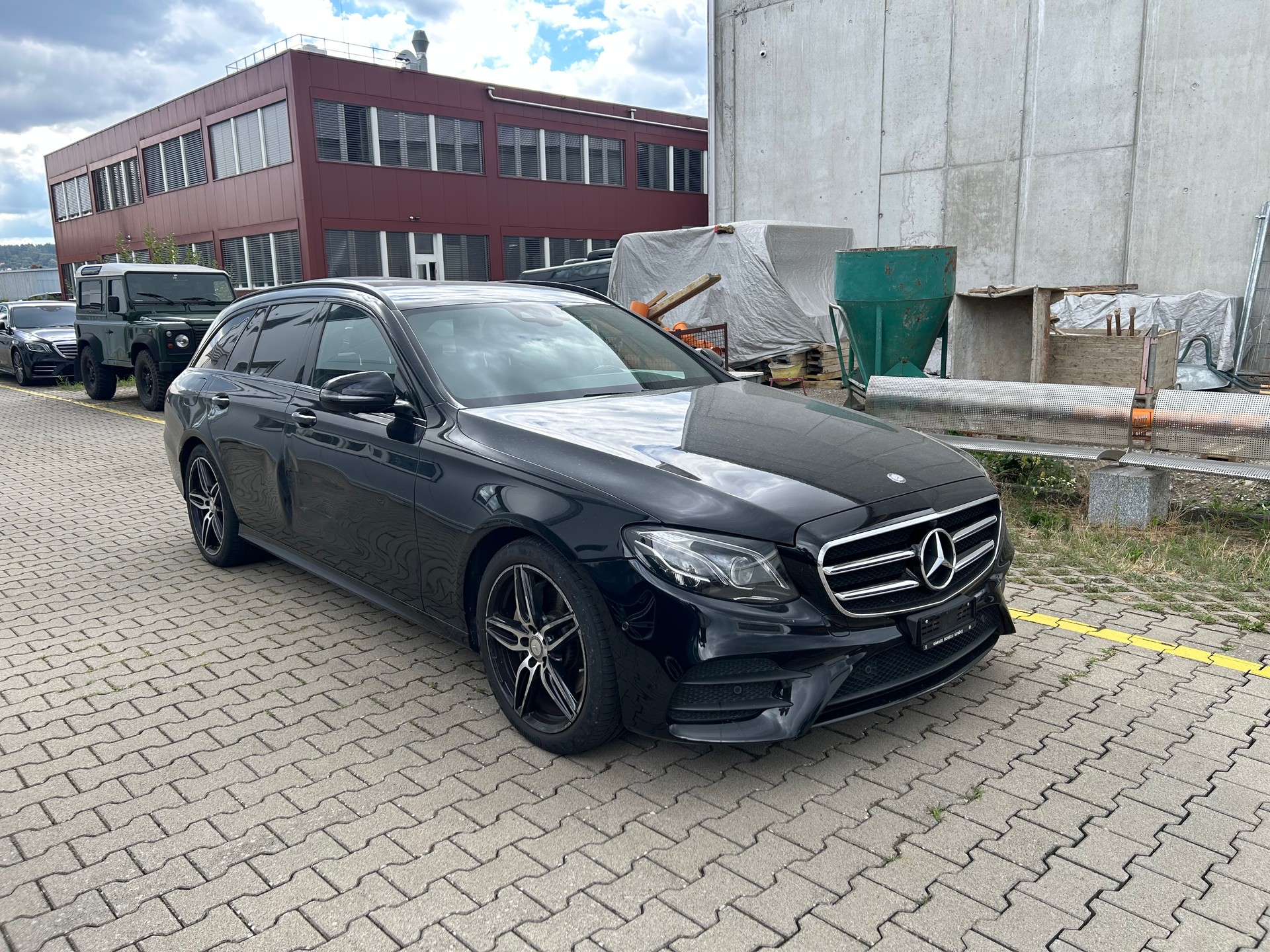 MERCEDES-BENZ E 220 d AMG Line 9G-Tronic-image-2