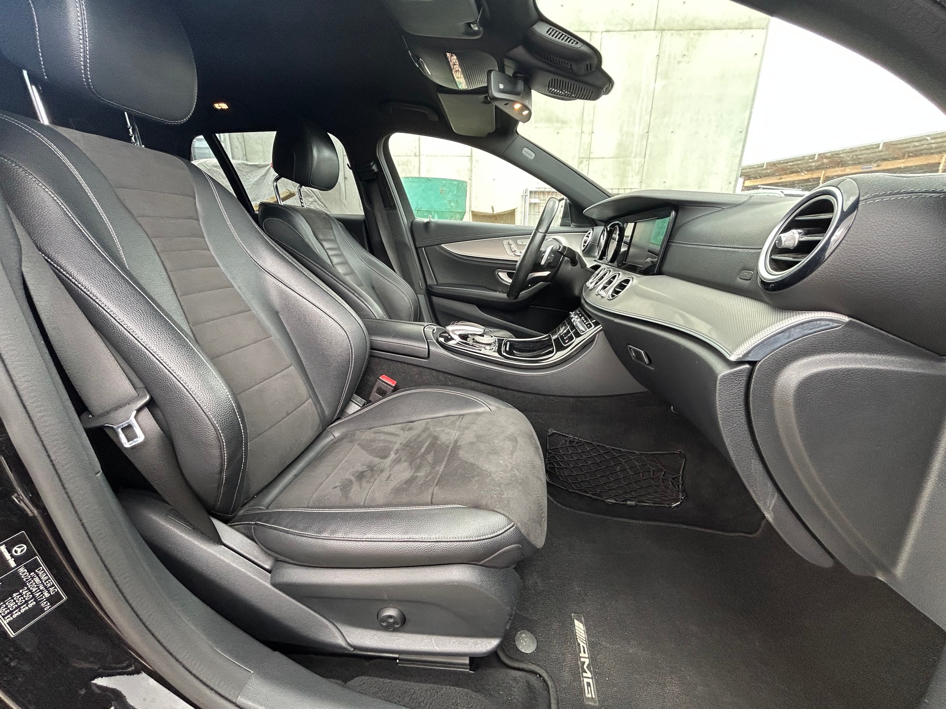 MERCEDES-BENZ E 220 d AMG Line 9G-Tronic-image-8