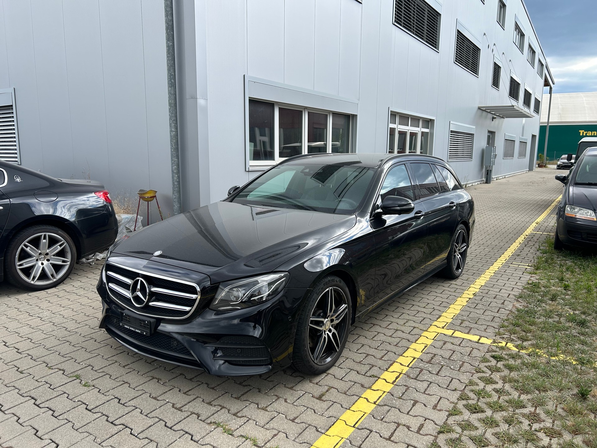 MERCEDES-BENZ E 220 d AMG Line 9G-Tronic-image-0