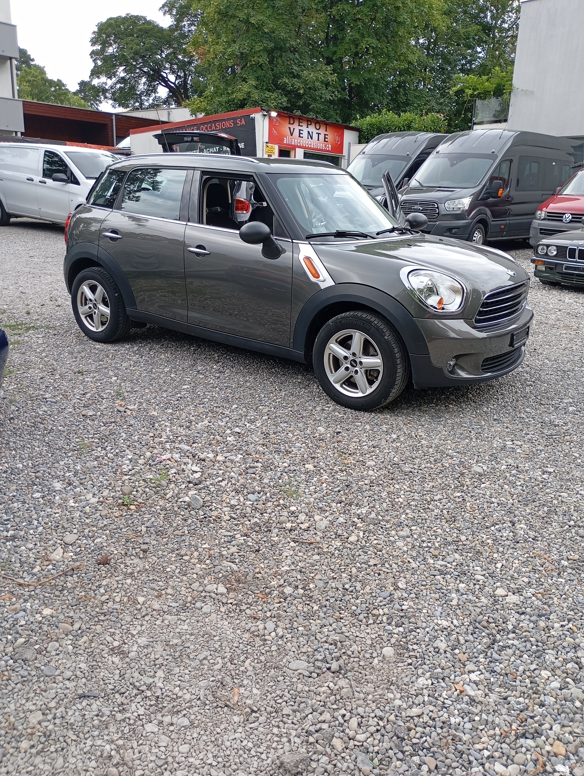 MINI Countryman One FWD-image-10