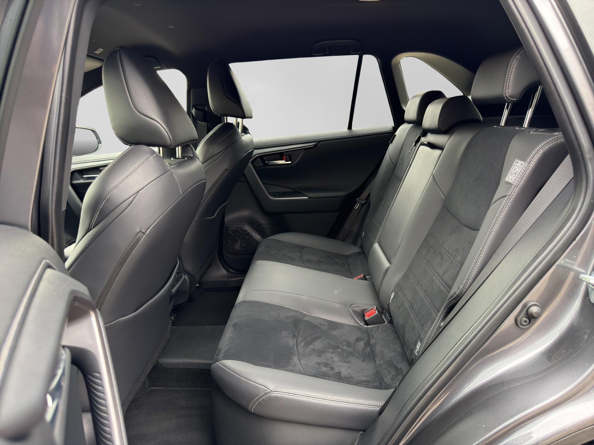 TOYOTA RAV4 2.5 Plug-In-Hybrid GR Sport-image-6