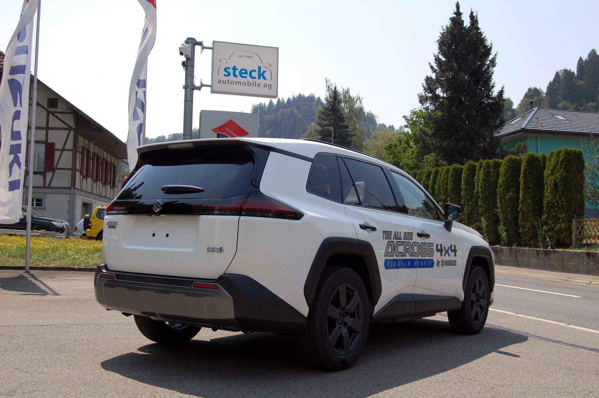 SUZUKI Across 2.5 Plug-in-Hybrid Compact Top E-CVT-image-4