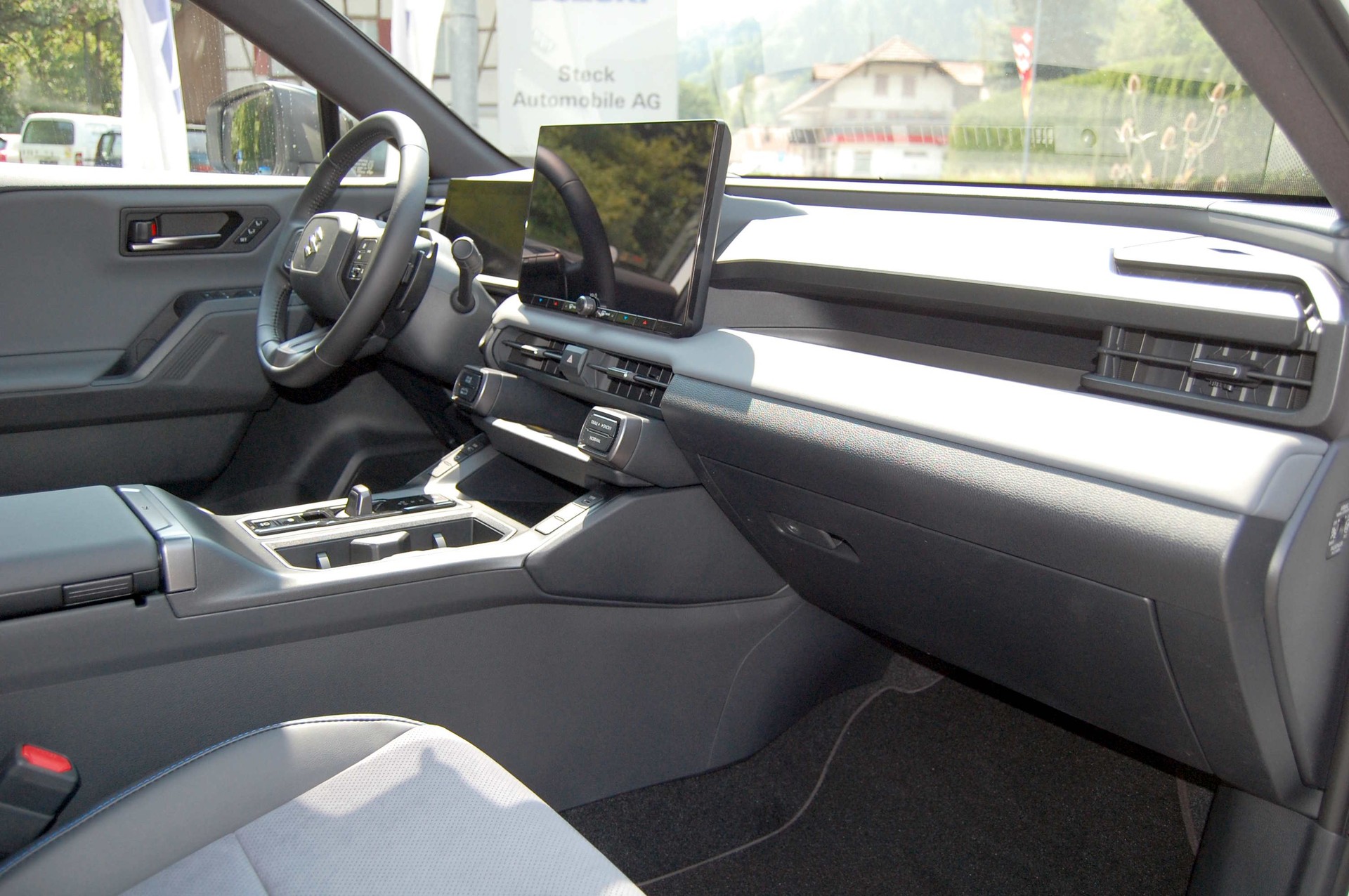 SUZUKI Across 2.5 Plug-in-Hybrid Compact Top E-CVT-image-13
