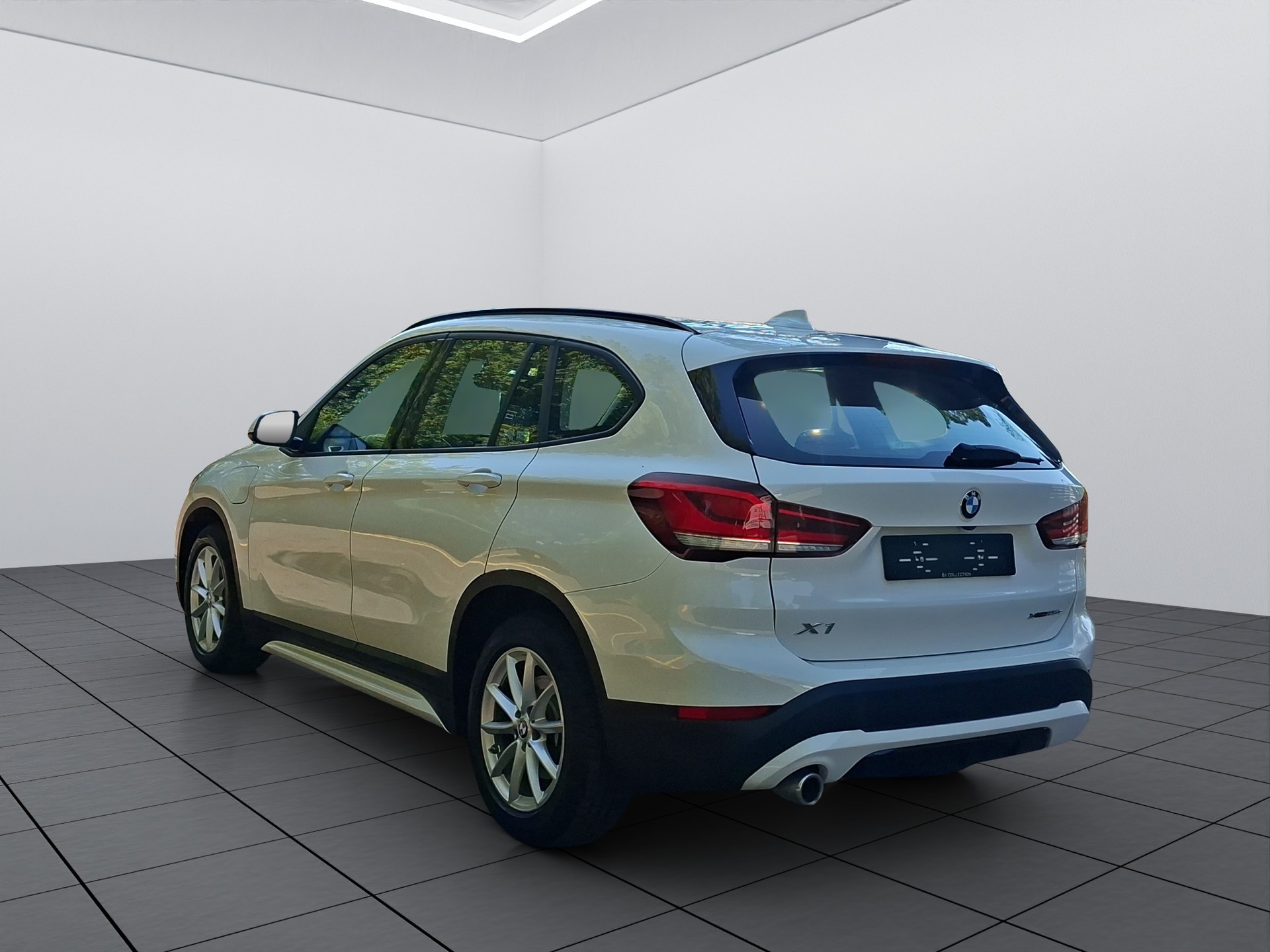 BMW X1 xDrive 25e Fleet Edition Steptronic-image-6