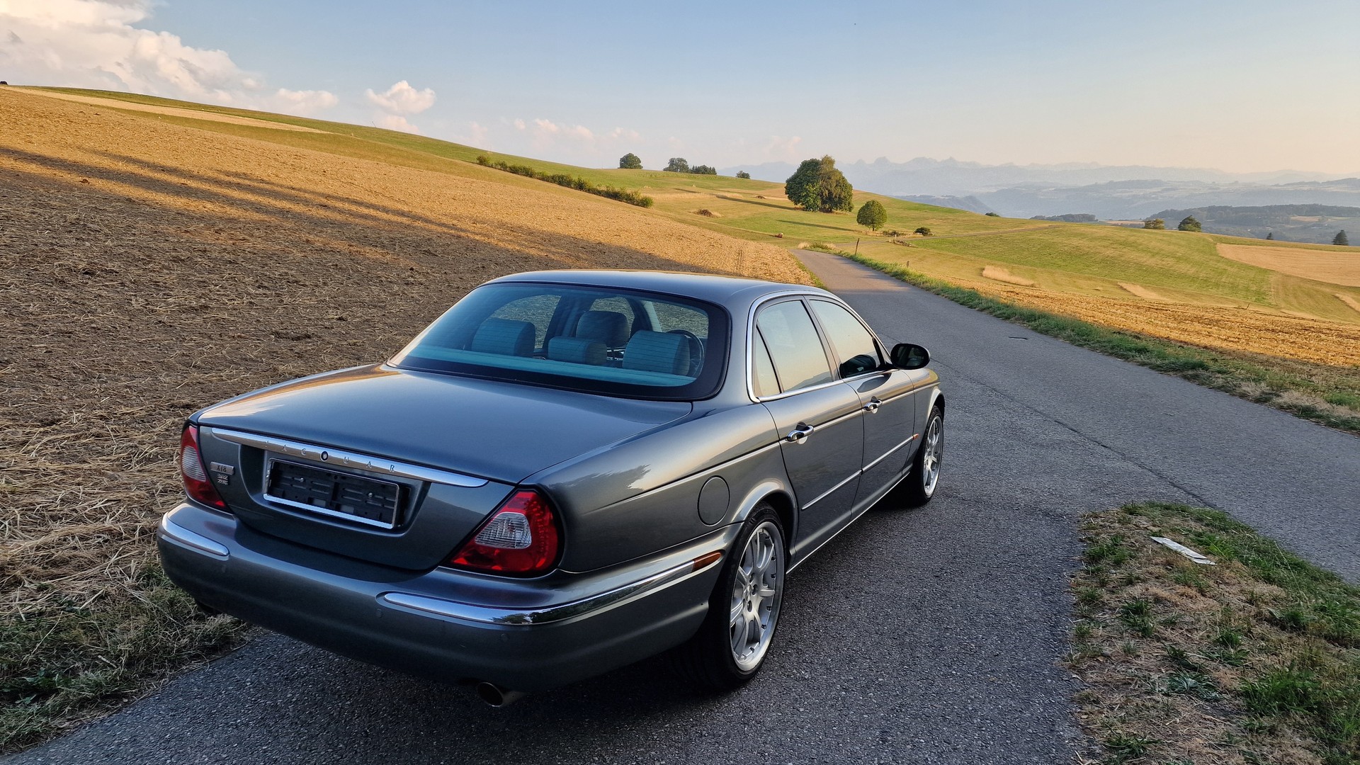 JAGUAR 4.2 V8 Executive-image-5