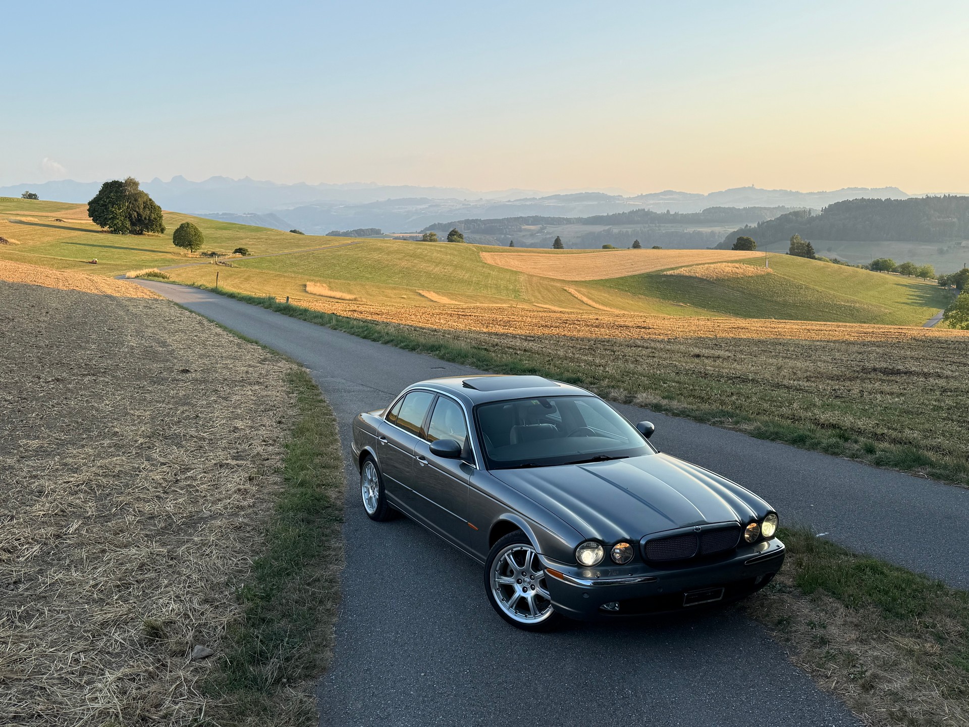 JAGUAR 4.2 V8 Executive-image-4