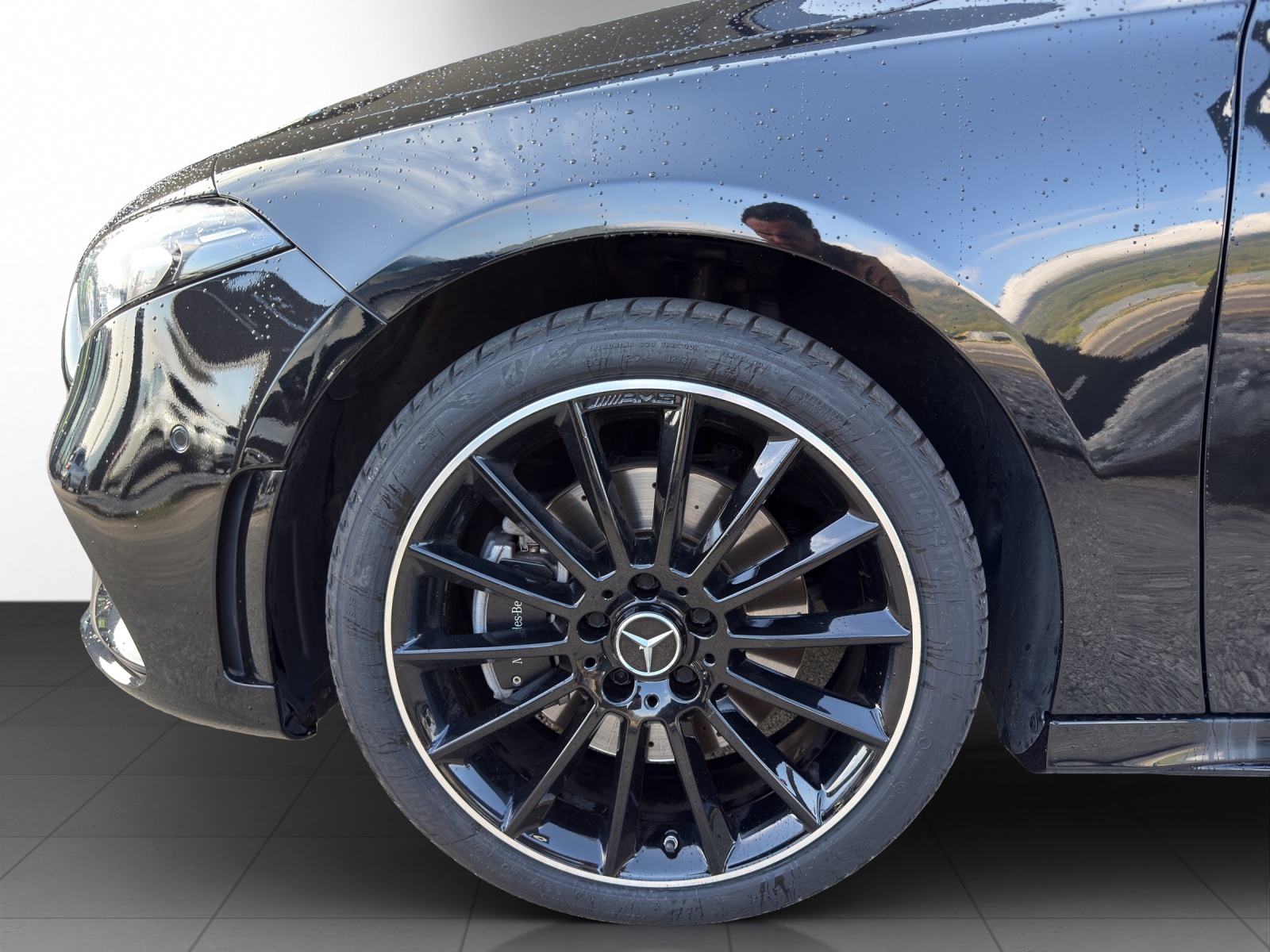MERCEDES-BENZ A 250e AMG Line-image-5