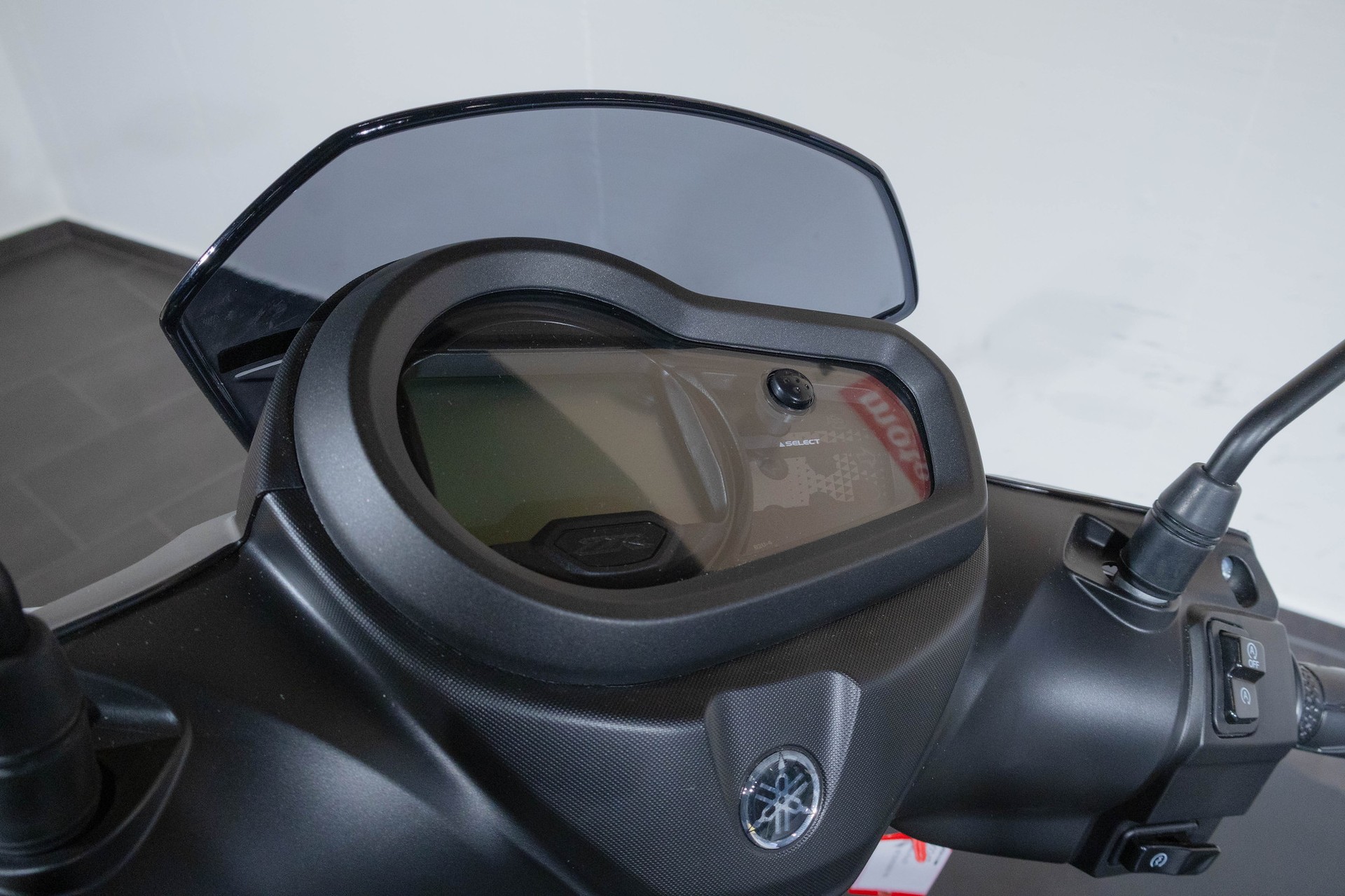YAMAHA RayZR-image-9