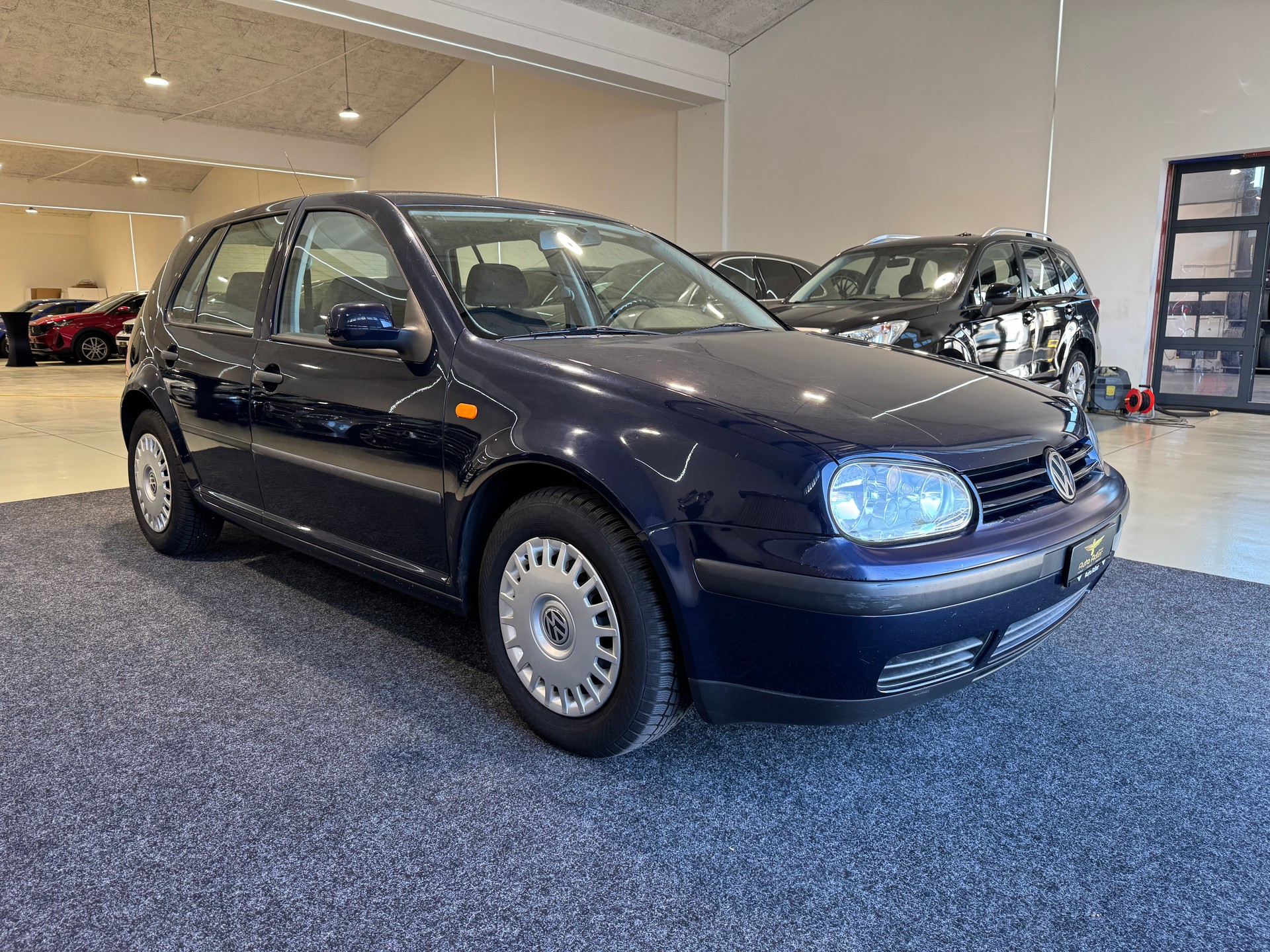 VW Golf 1.8 Comfortline-showroom-element-2