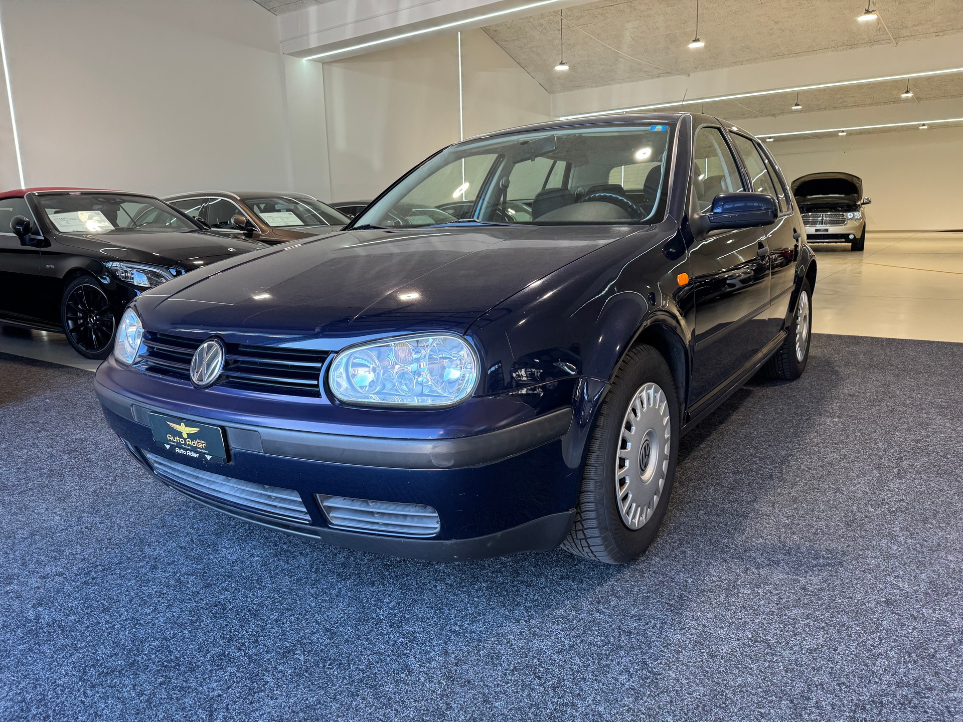 VW Golf 1.8 Comfortline-showroom-element-1