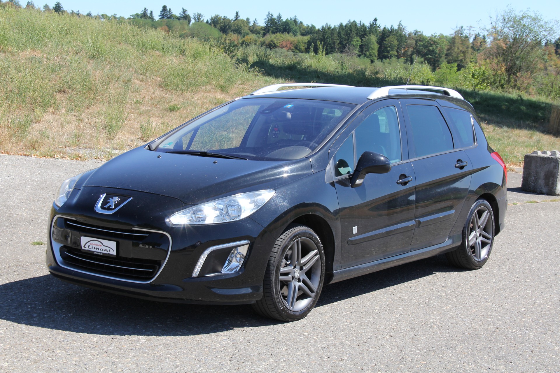 PEUGEOT 308-image-1