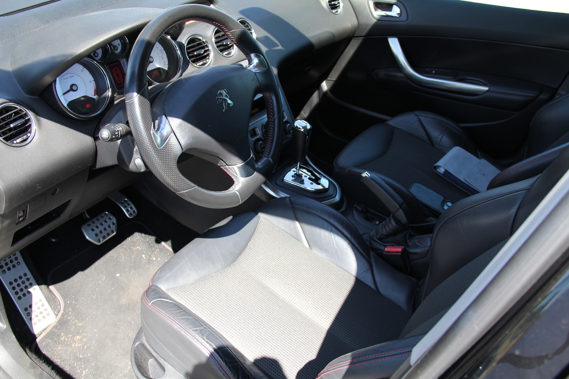 PEUGEOT 308-image-8