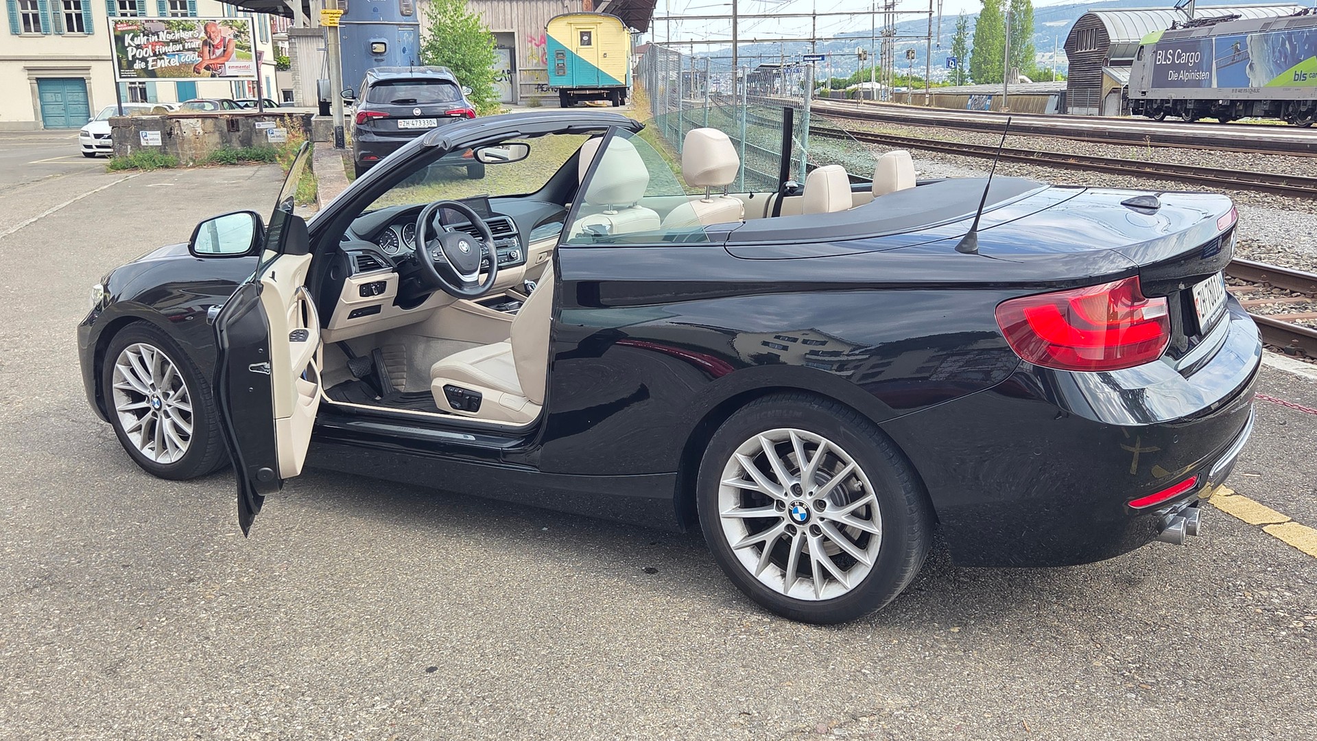BMW 220d Luxury Line-image-1