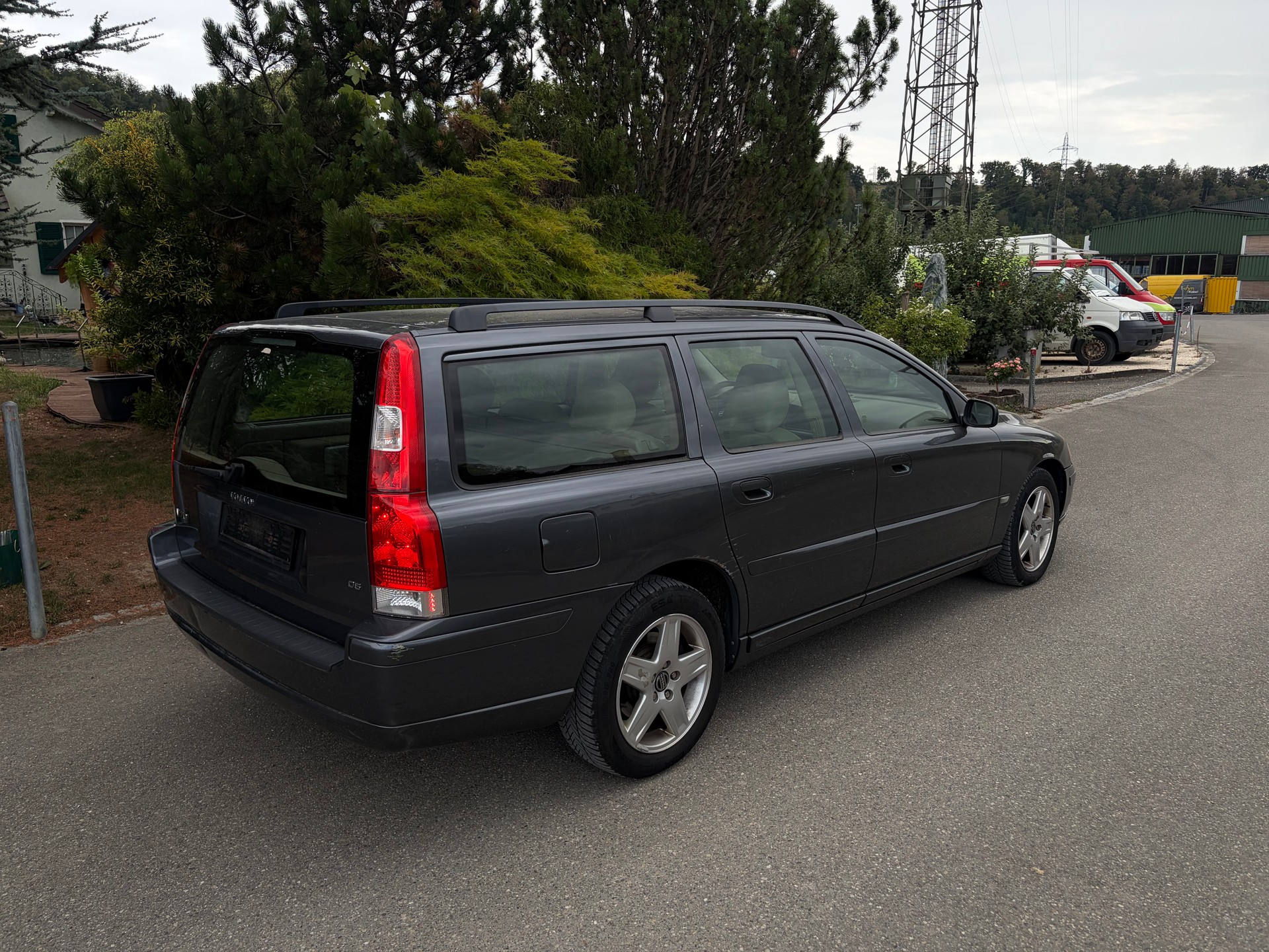 VOLVO V70 2.4D (D5) Summum-image-5