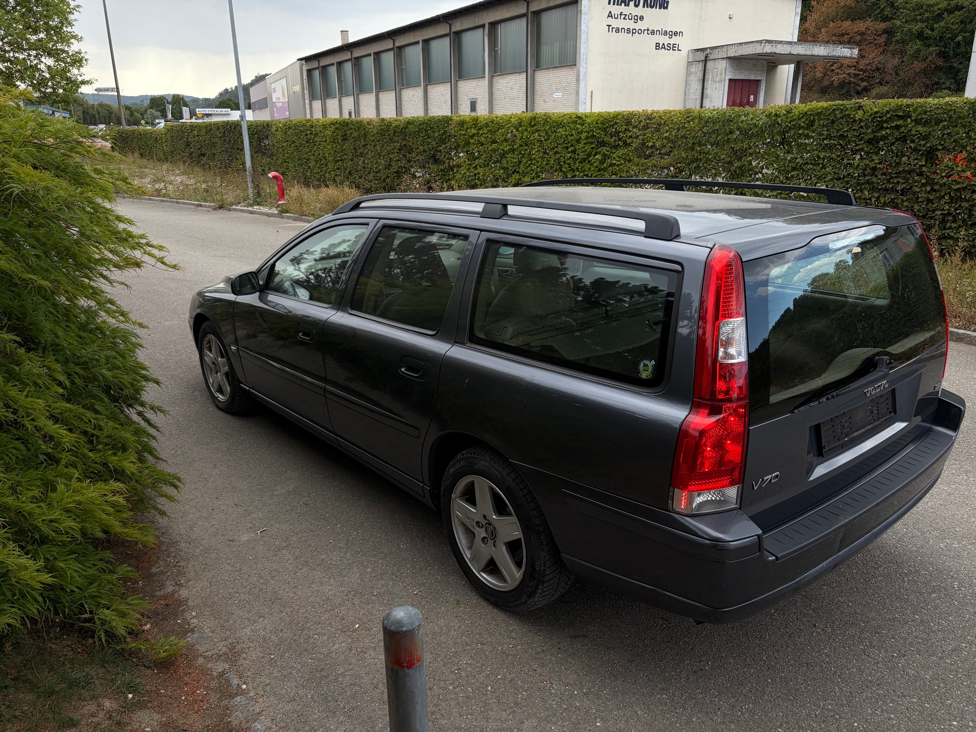 VOLVO V70 2.4D (D5) Summum-image-1