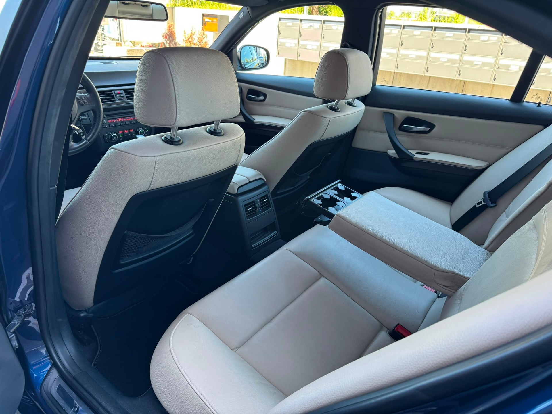 BMW 335i x-Drive Steptronic-image-10