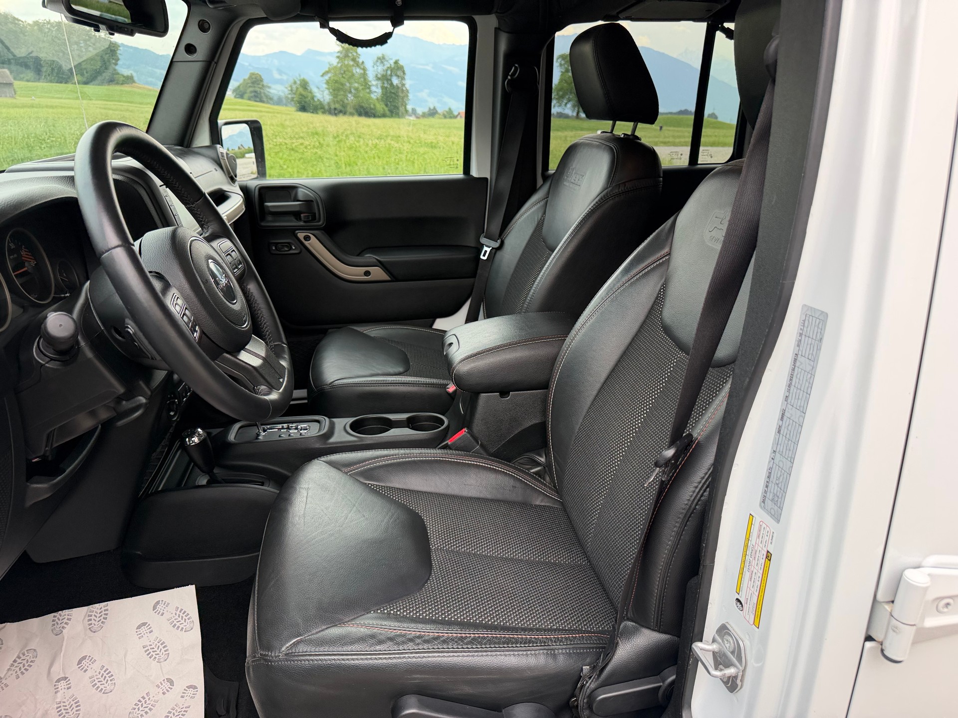 JEEP Wrangler 2.8CRD Unlimited 75th Anniversary Automat-image-9