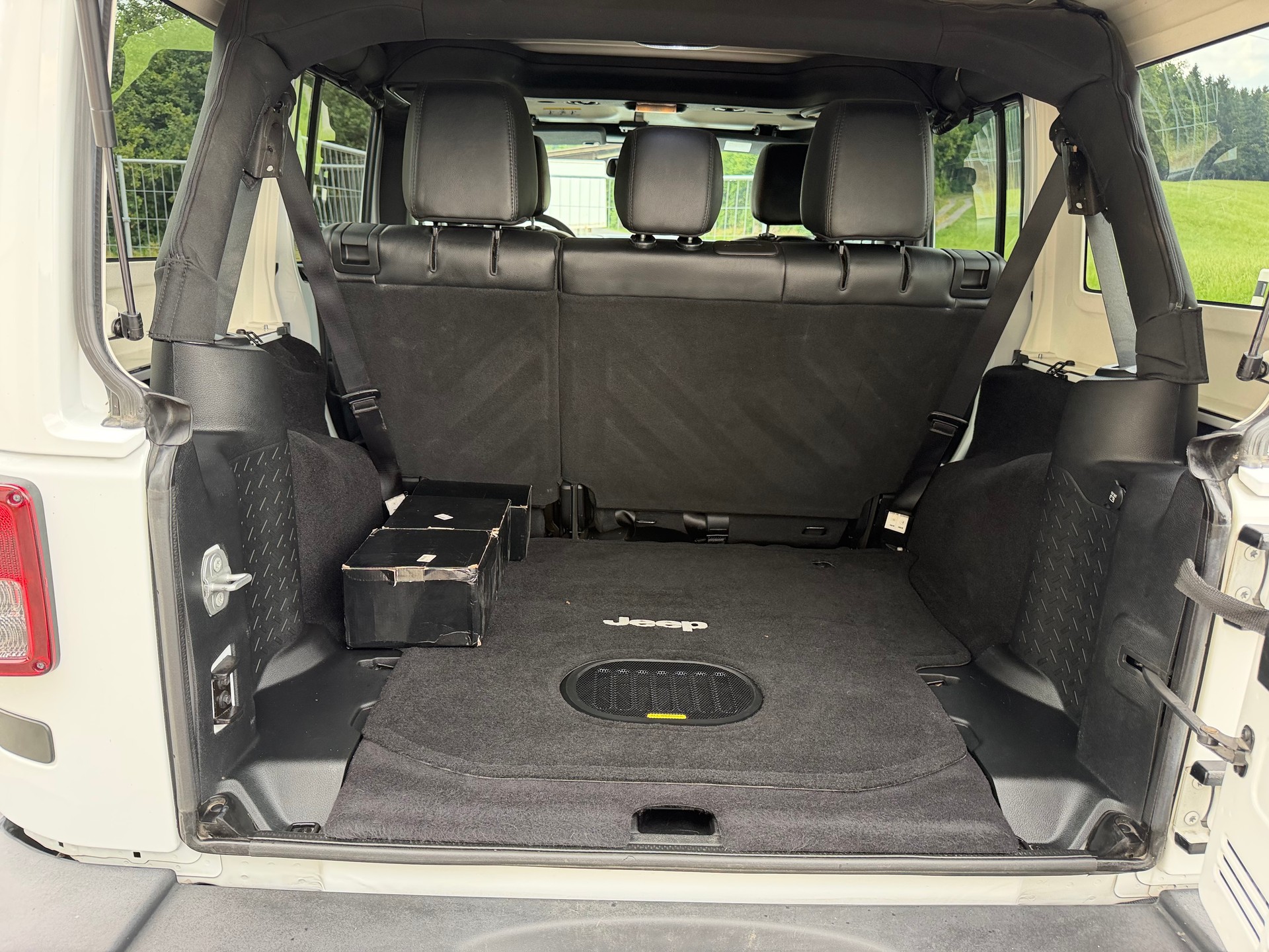 JEEP Wrangler 2.8CRD Unlimited 75th Anniversary Automat-image-11