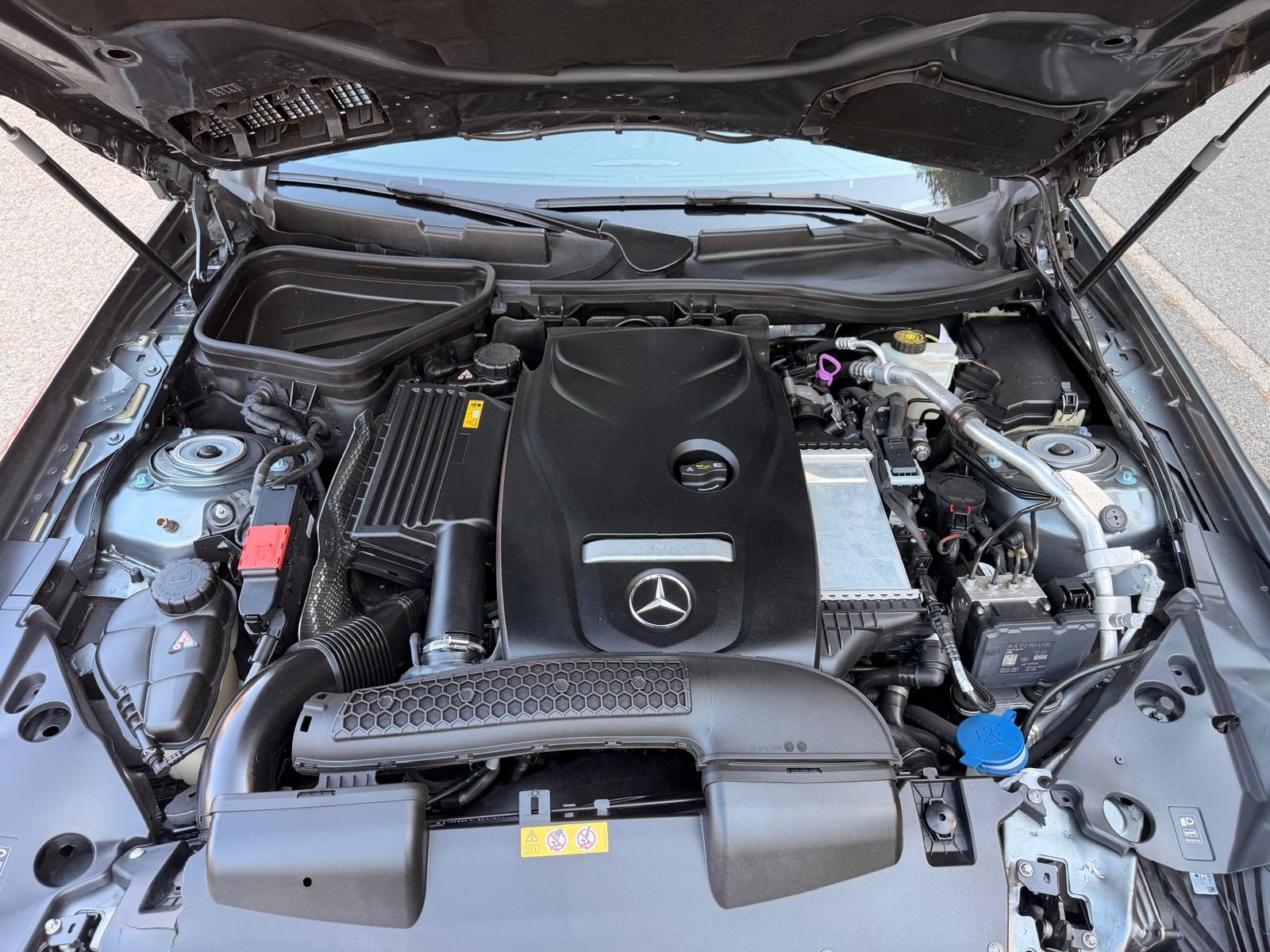 MERCEDES-BENZ SLC 200 9G-Tronic-image-8