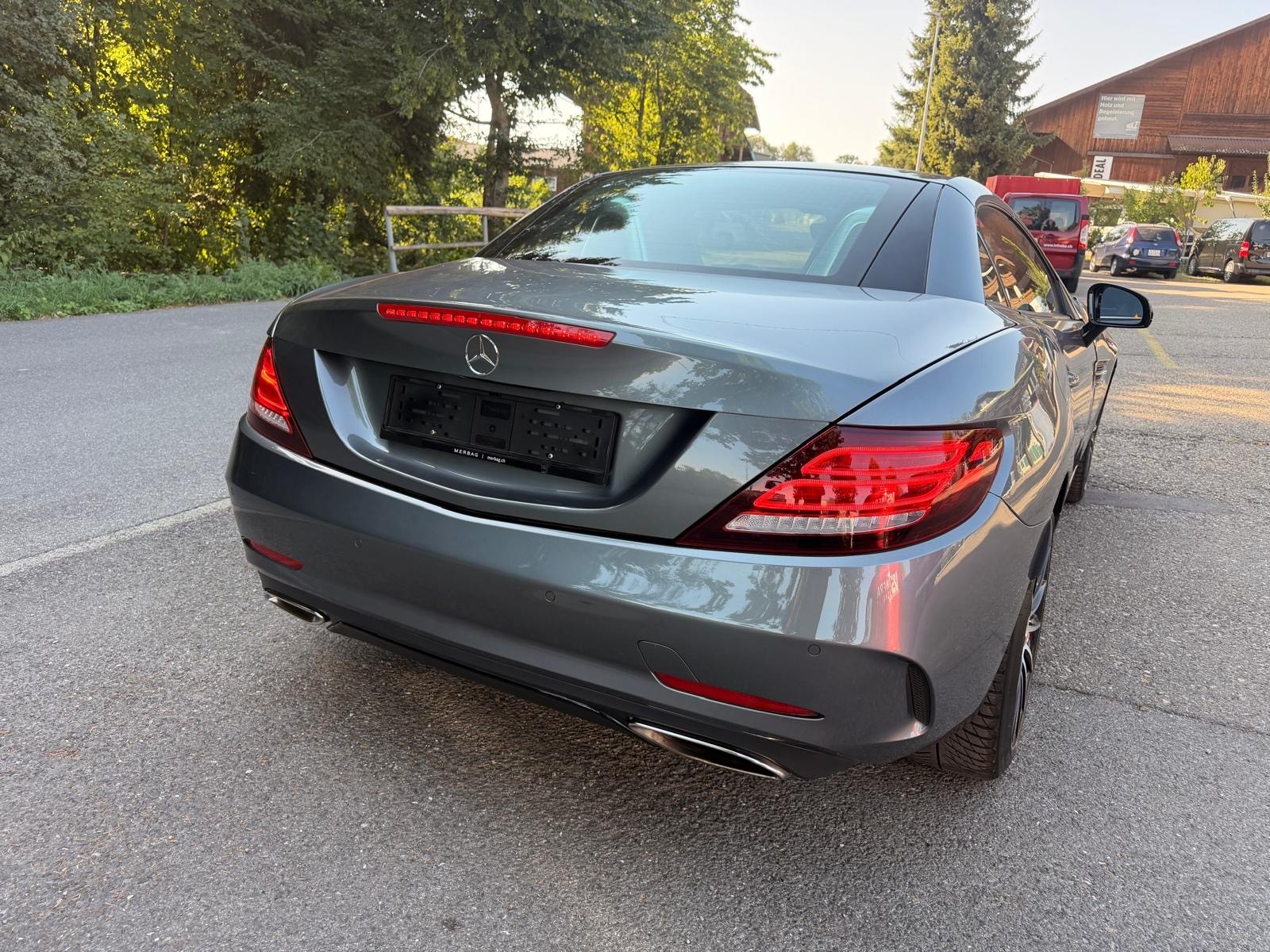MERCEDES-BENZ SLC 200 9G-Tronic-image-2