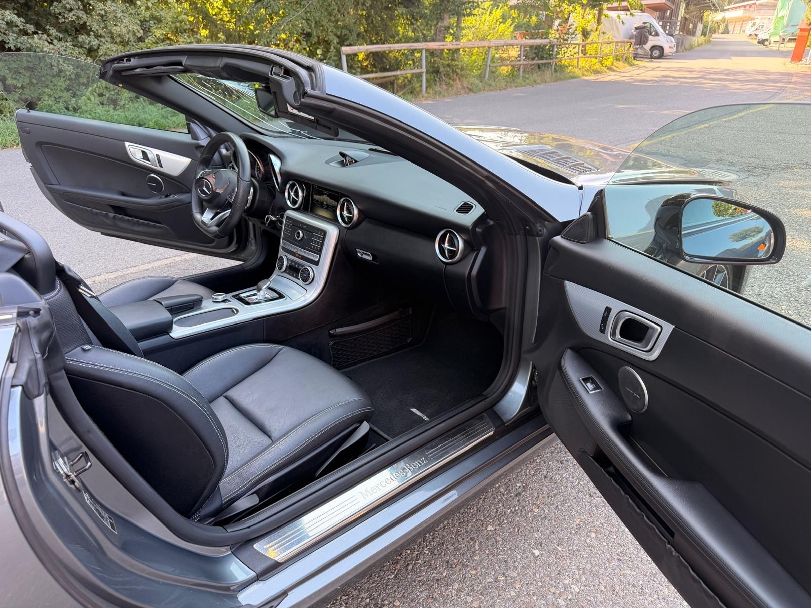 MERCEDES-BENZ SLC 200 9G-Tronic-image-11