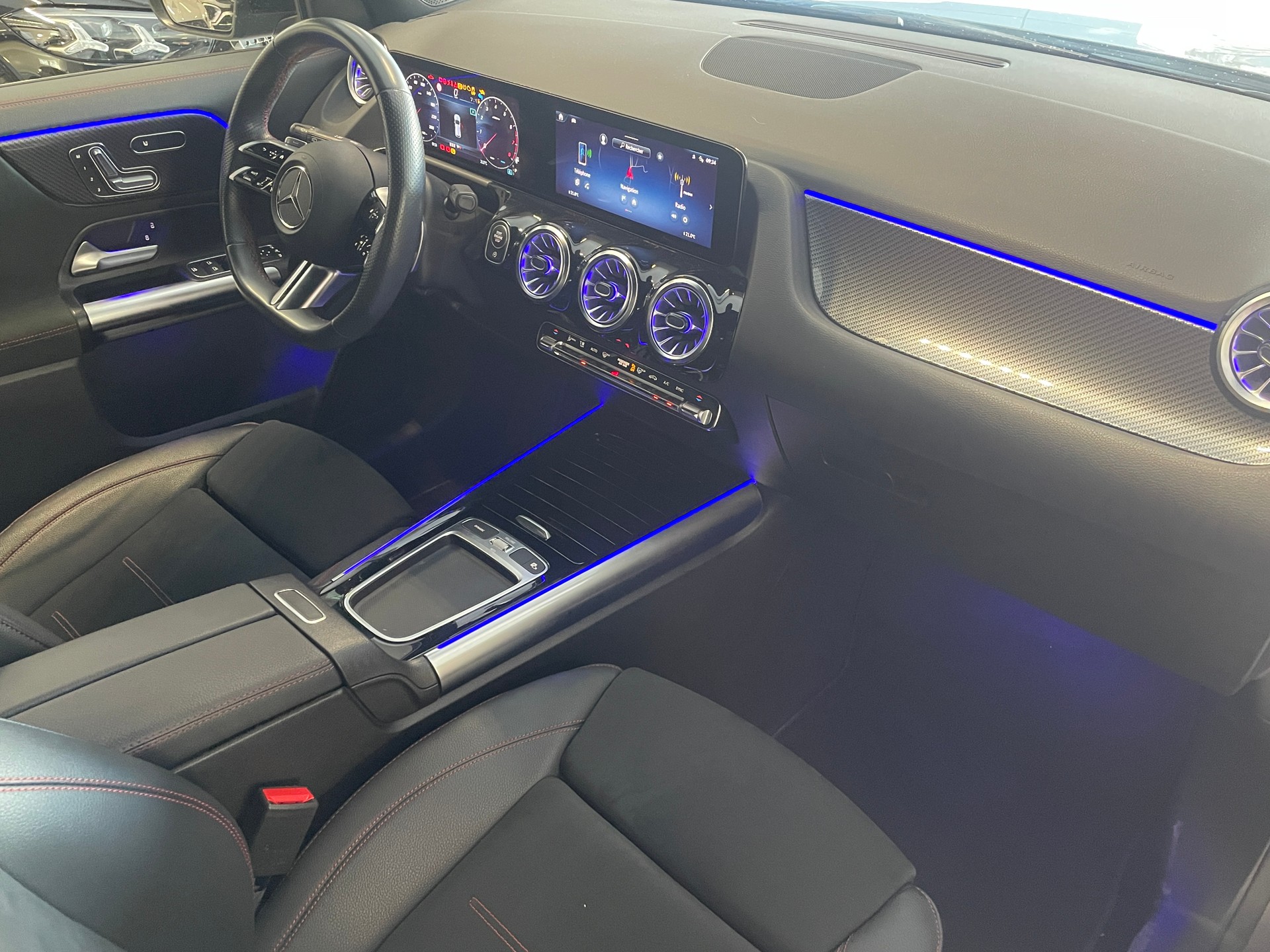 MERCEDES-BENZ GLA 220 4Matic 8G-DCT AMG Line-image-20