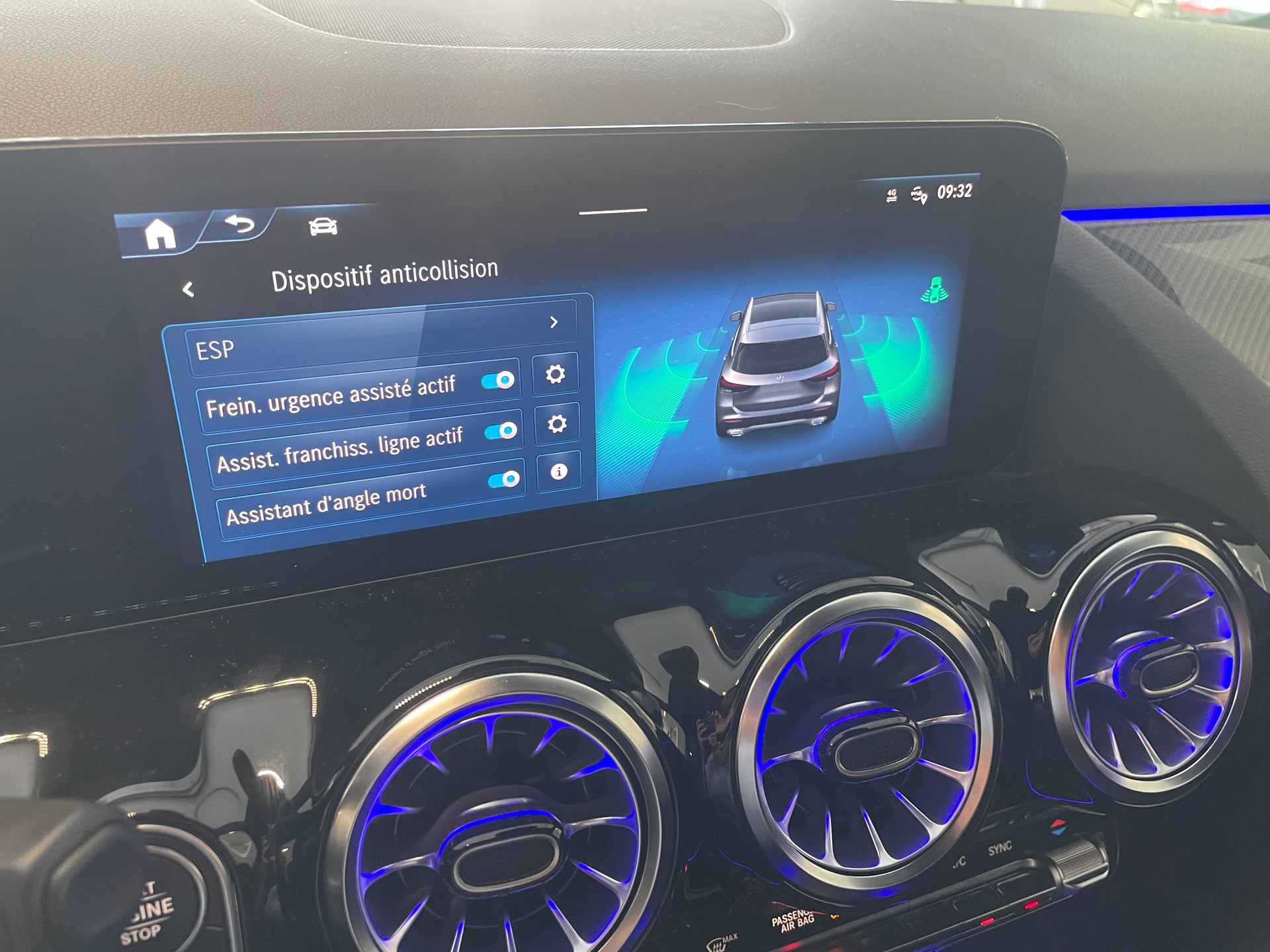MERCEDES-BENZ GLA 220 4Matic 8G-DCT AMG Line-image-16
