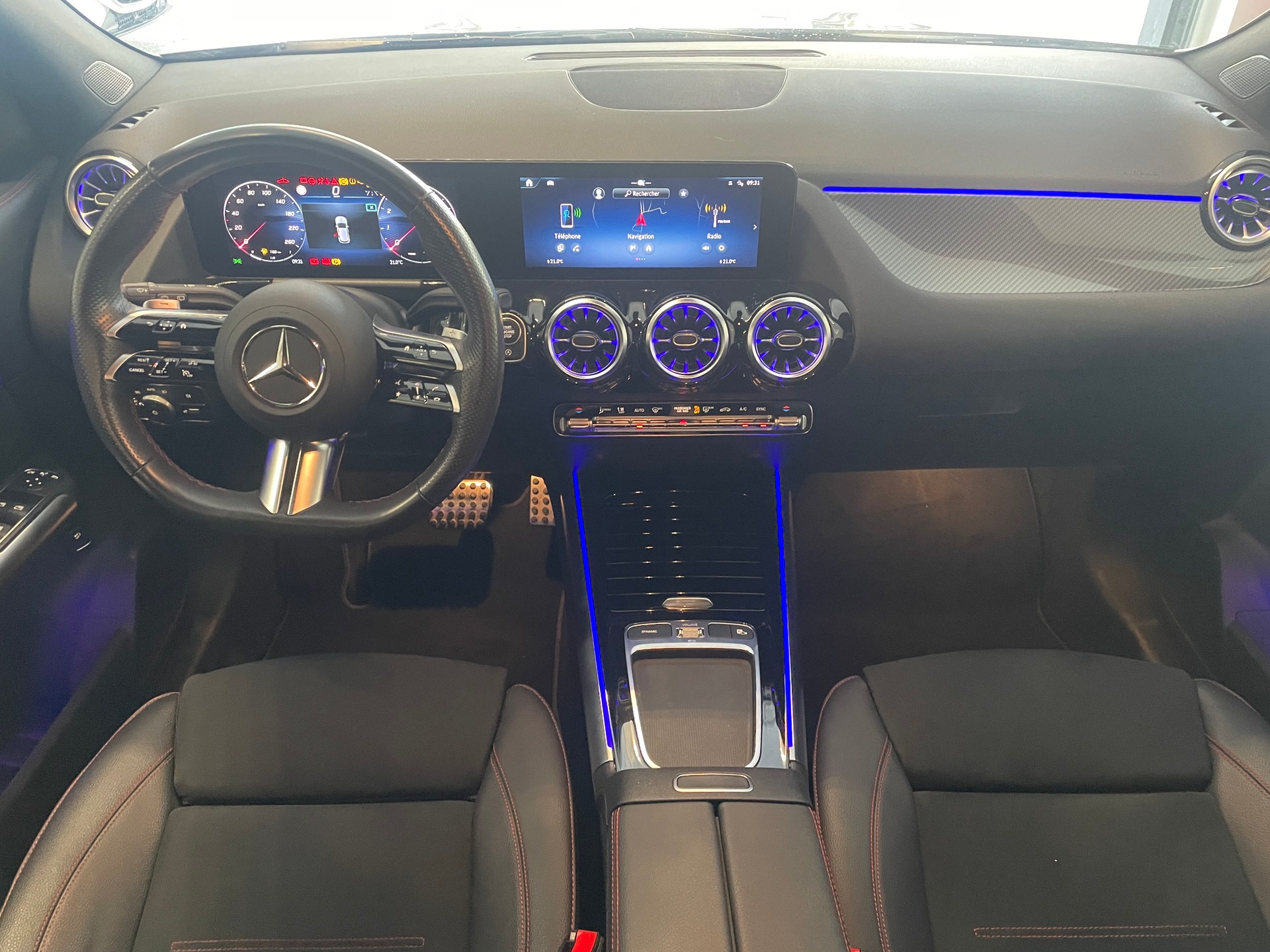MERCEDES-BENZ GLA 220 4Matic 8G-DCT AMG Line-image-10