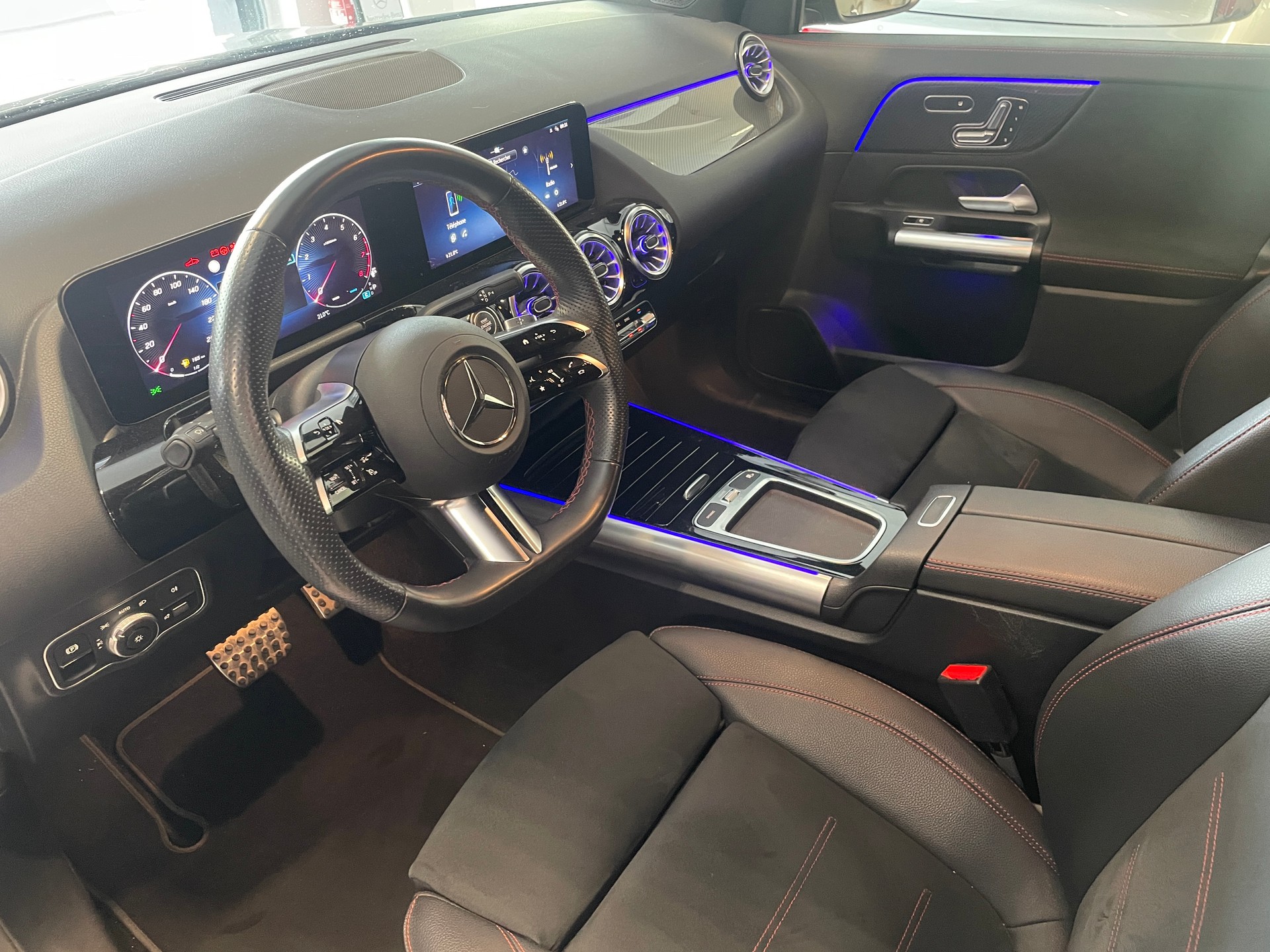 MERCEDES-BENZ GLA 220 4Matic 8G-DCT AMG Line-image-8