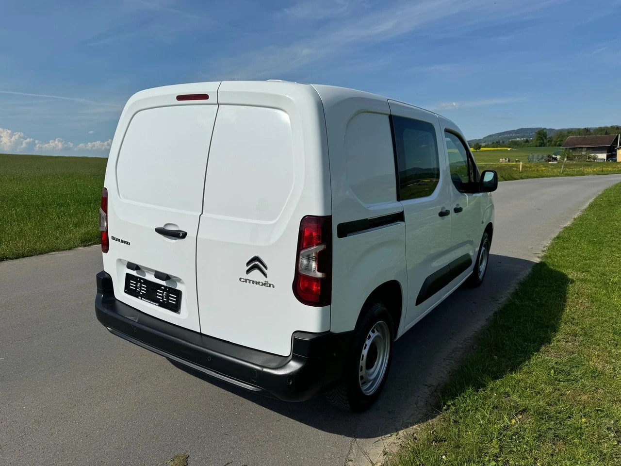 CITROEN Berlingo Van 1.6 Blue HDi 100 s/s Club 650kg-image-3