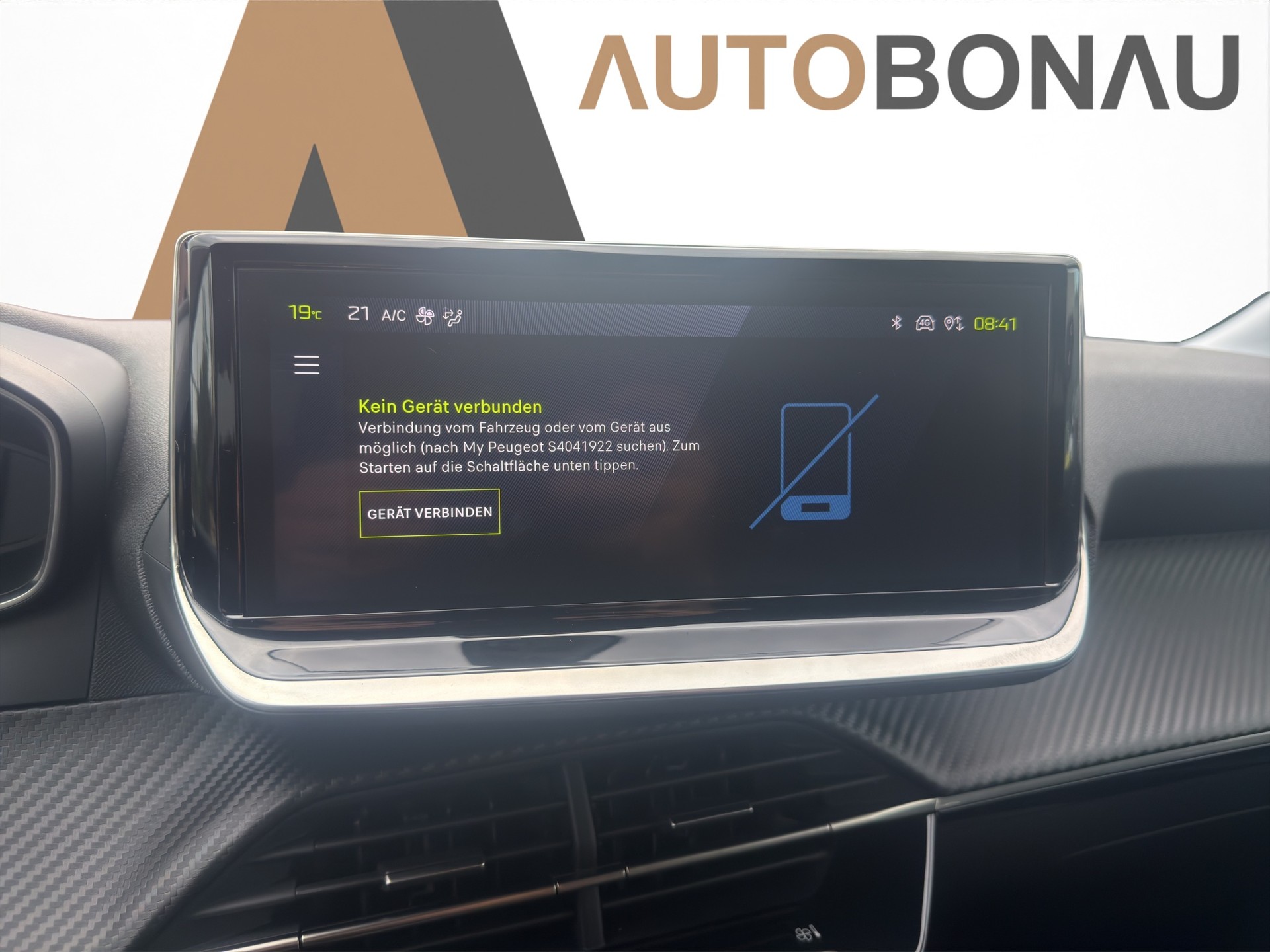 PEUGEOT 208 1.2 Hybrid Allure-image-22