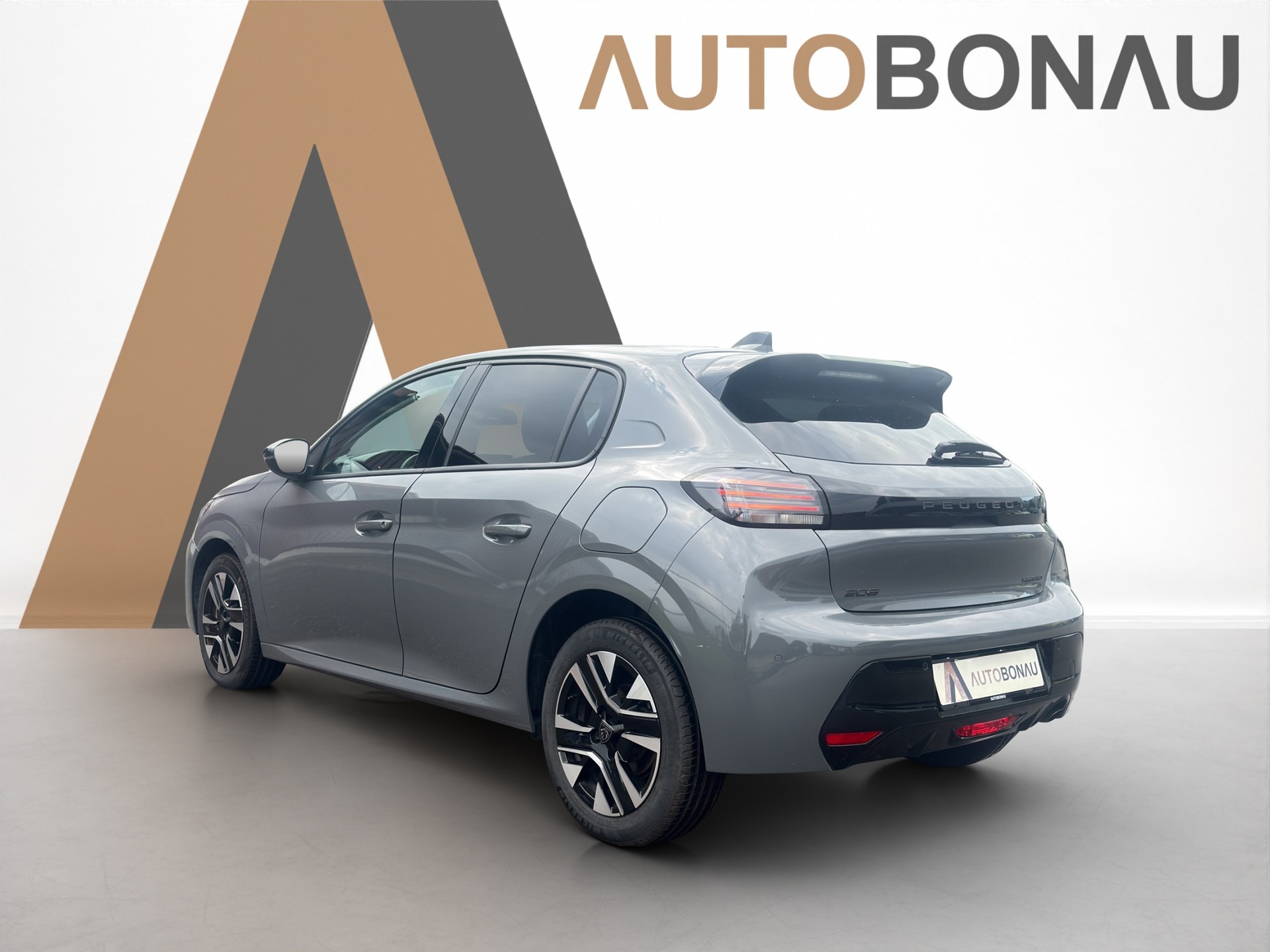 PEUGEOT 208 1.2 Hybrid Allure-image-50