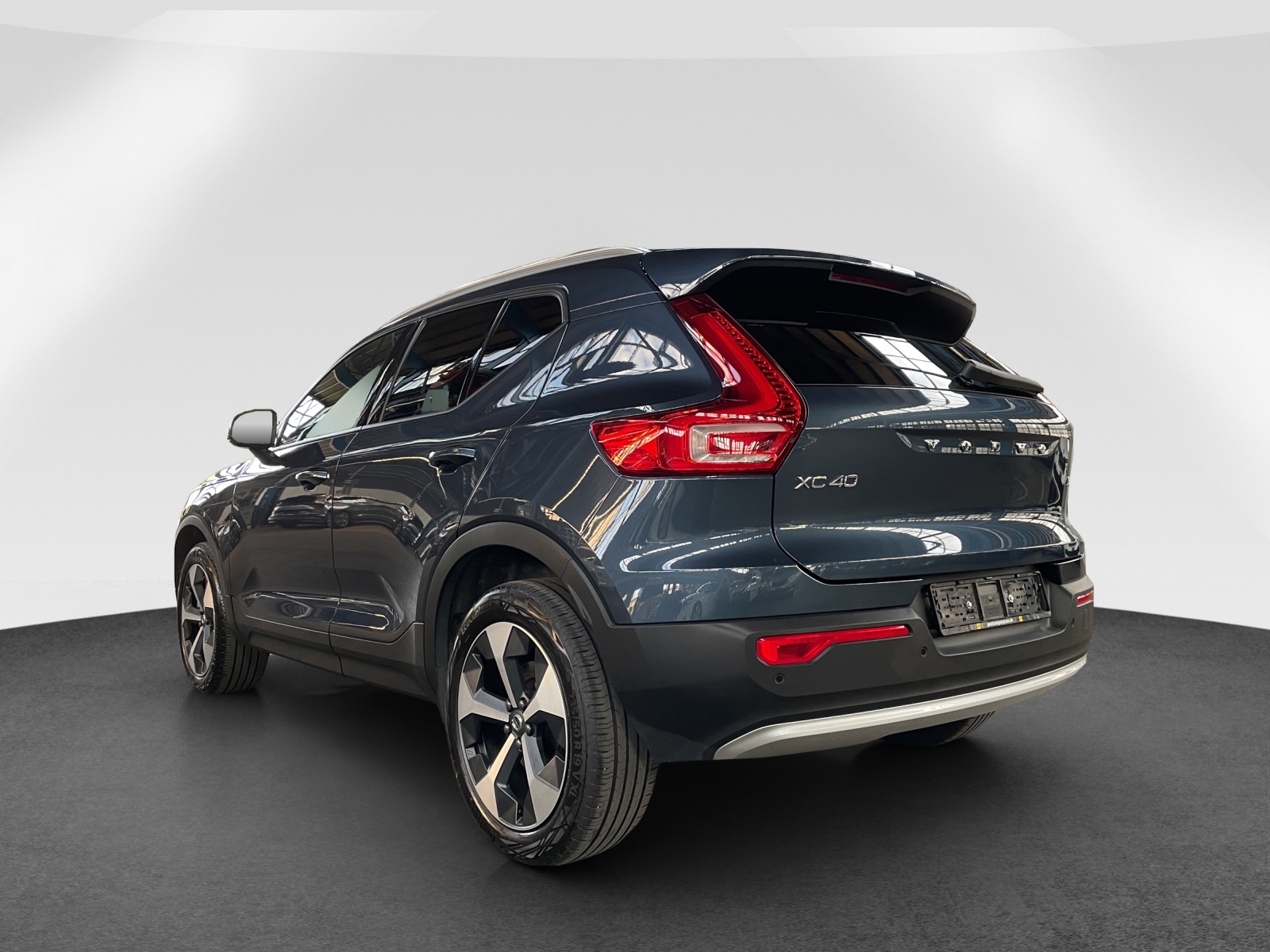 VOLVO XC40 2.0 B3 MH XCITE-showroom-element-3