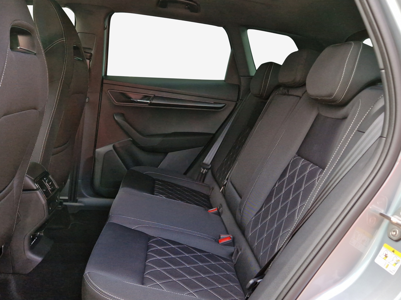 SKODA Karoq 2.0 TDI CR Sport Line 4x4 DSG-image-11