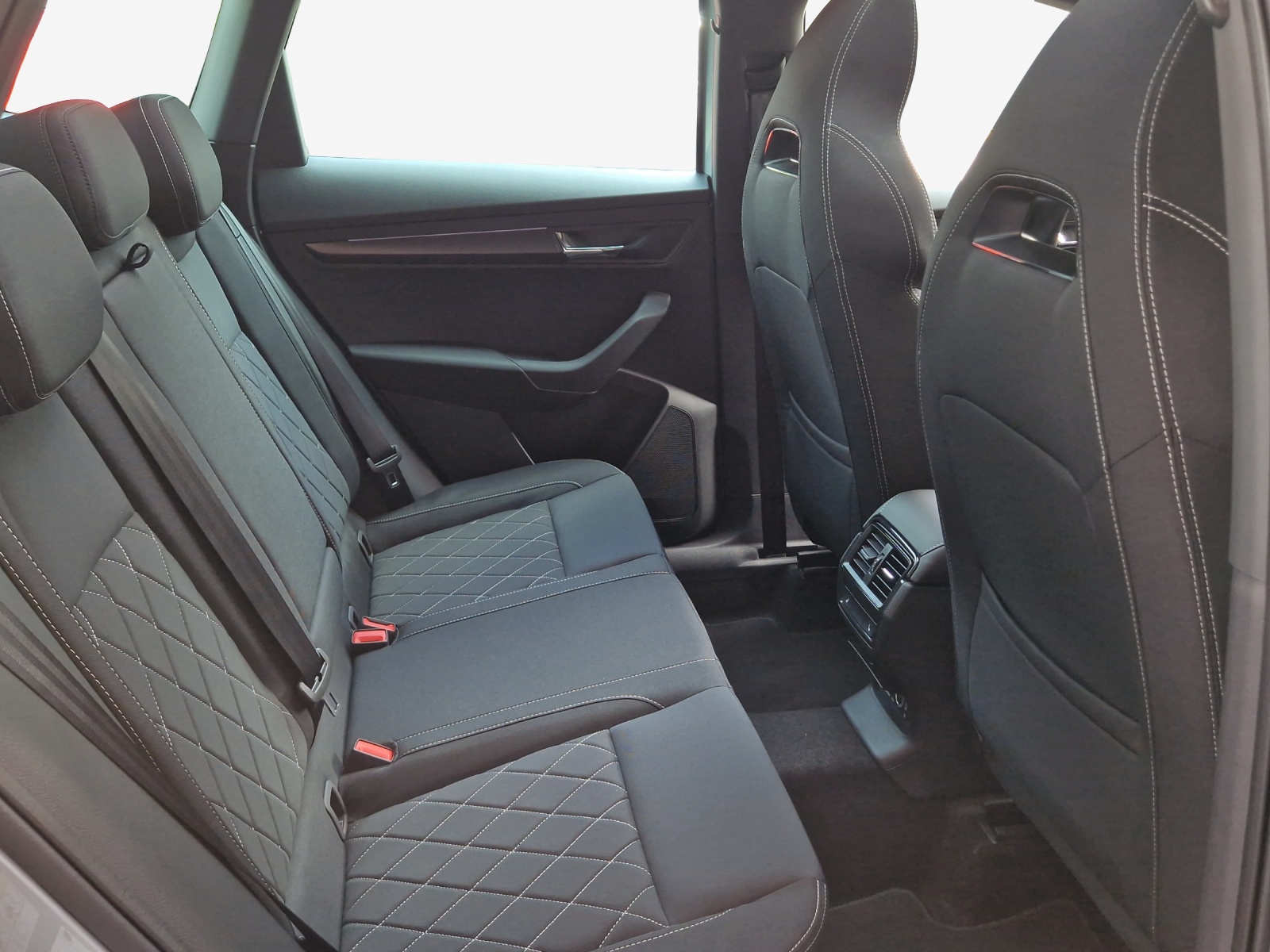SKODA Karoq 2.0 TDI CR Sport Line 4x4 DSG-image-15