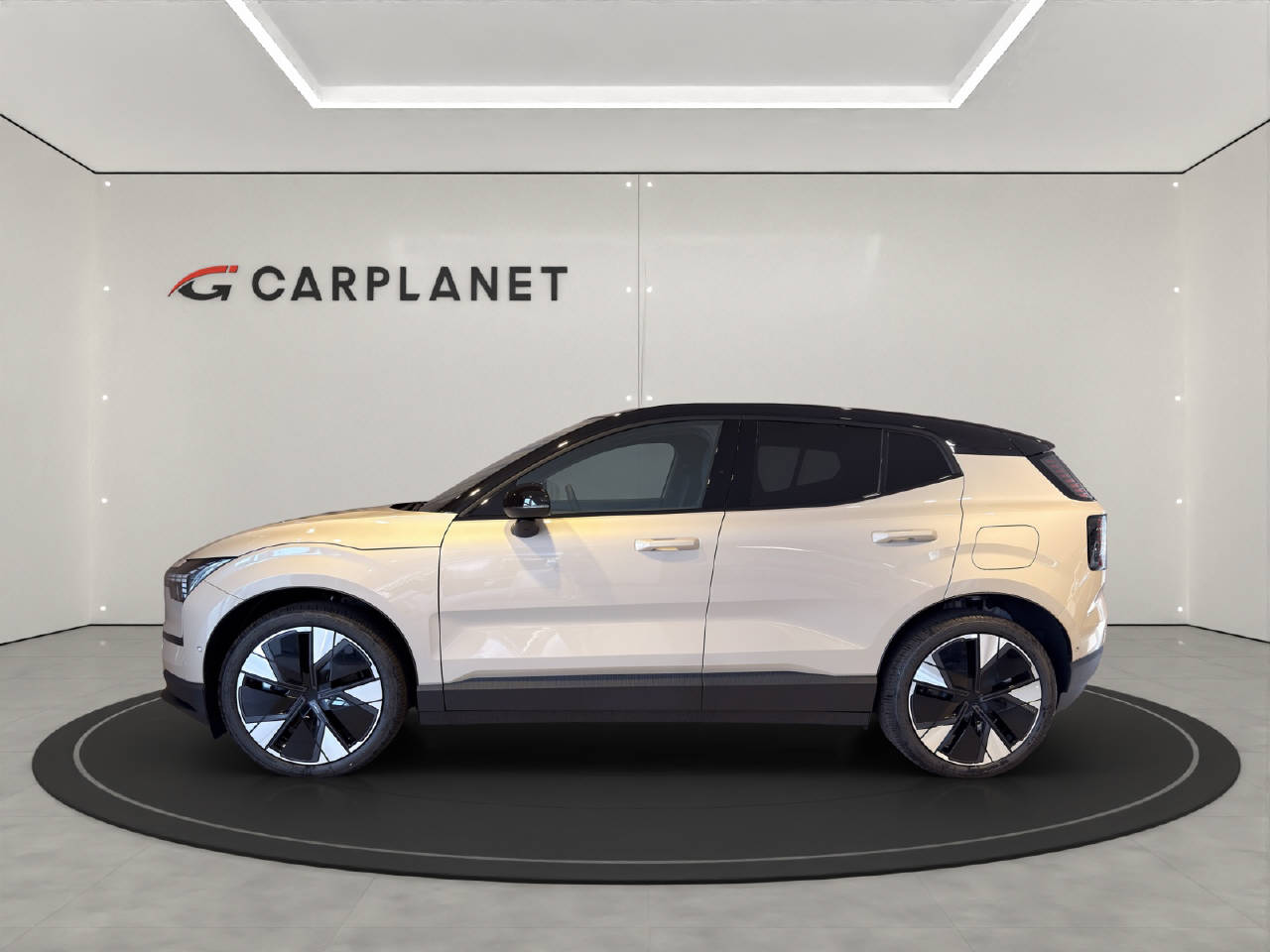 VOLVO EX 30 E60 Twin Ultra Performance AWD-image-1