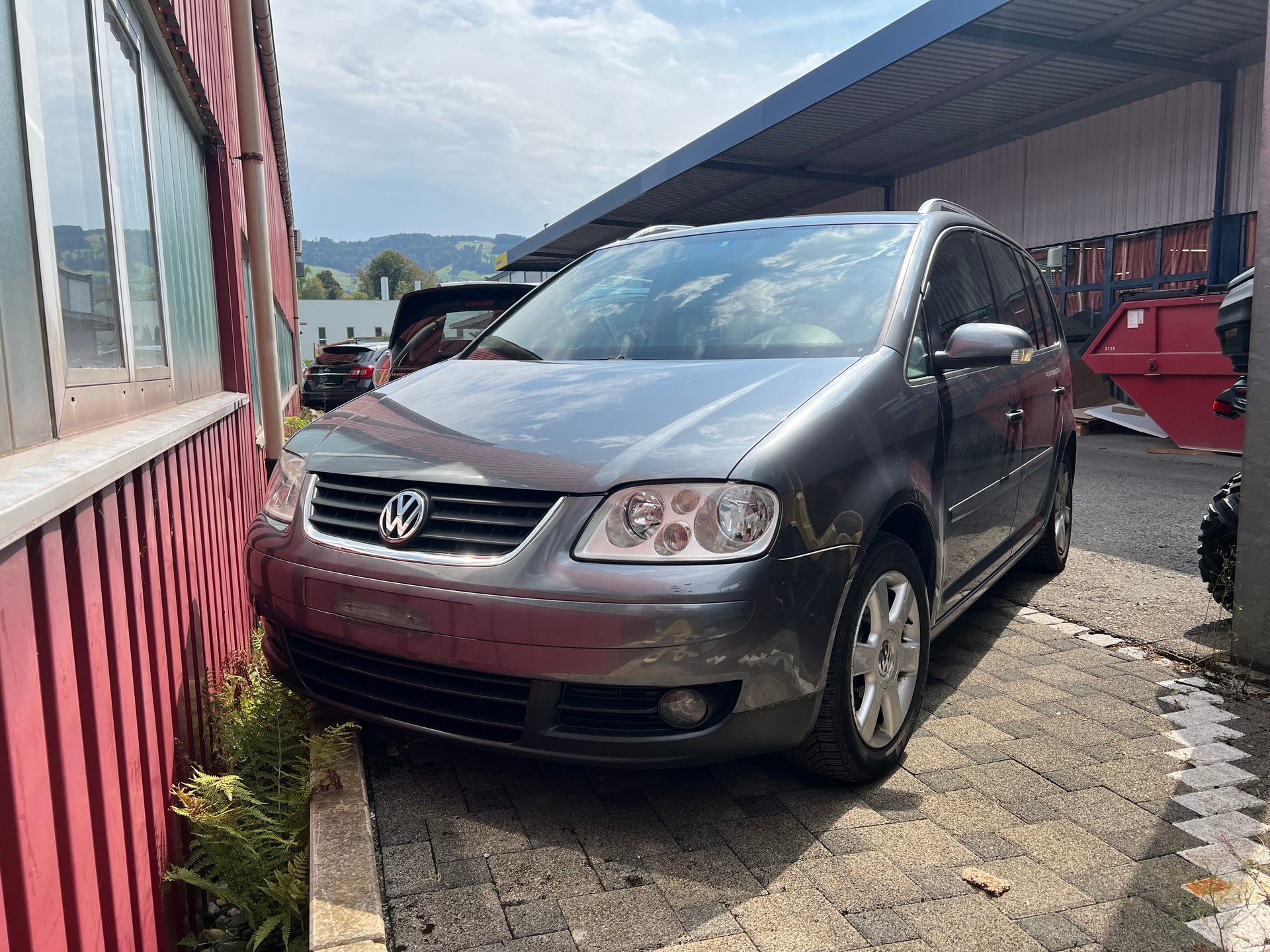 VW Touran 2.0 TDI Highline-image-0