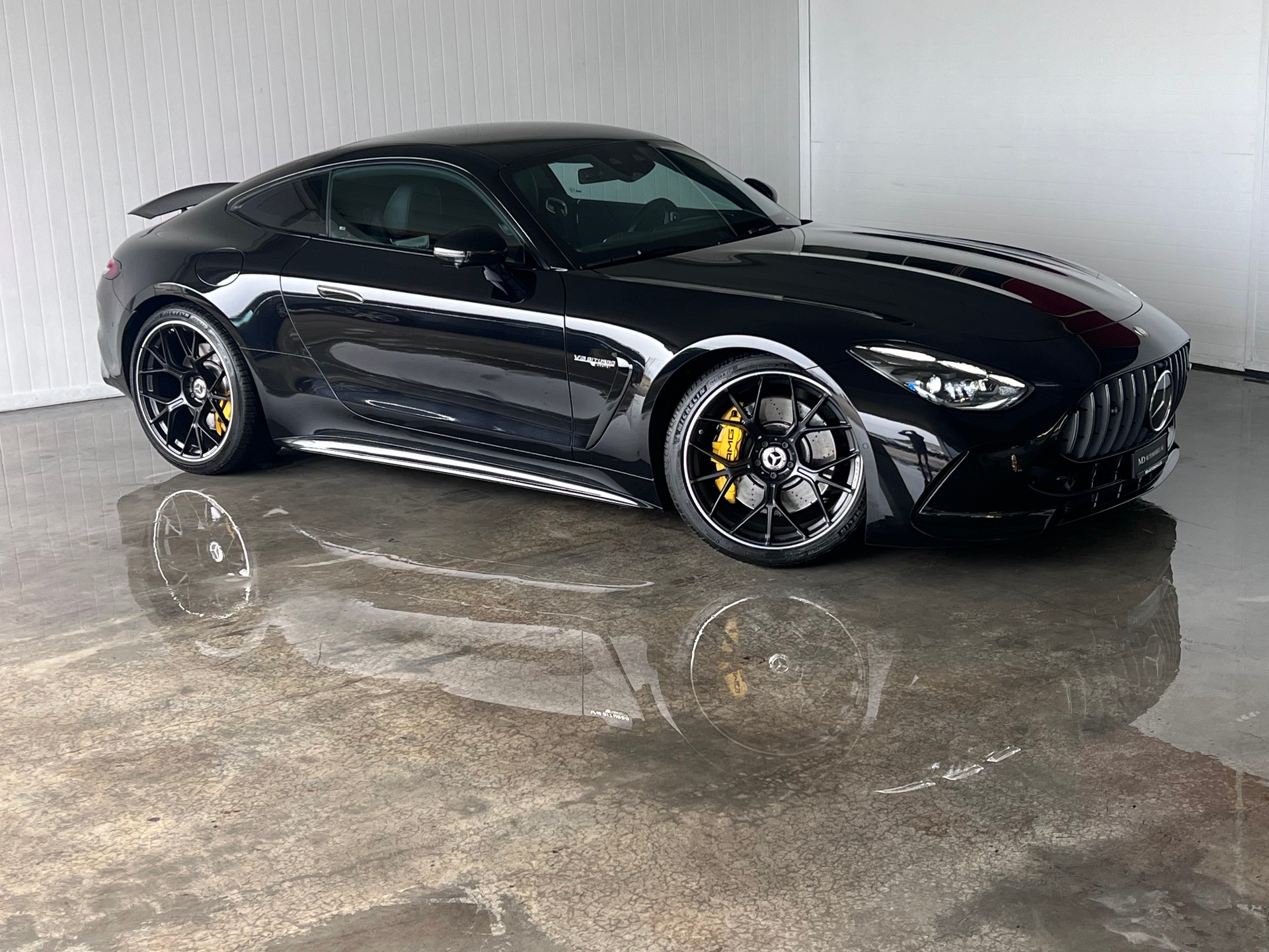 MERCEDES-BENZ AMG GT 63 4Matic+ Executive Edition-showroom-element-2