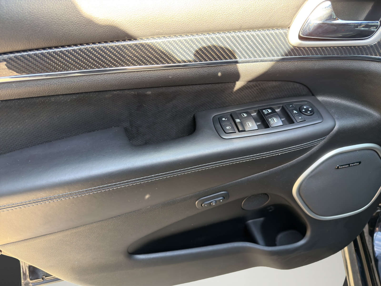 JEEP Grand Cherokee 6.4 V8 HEMI SRT8 Automatic-image-8