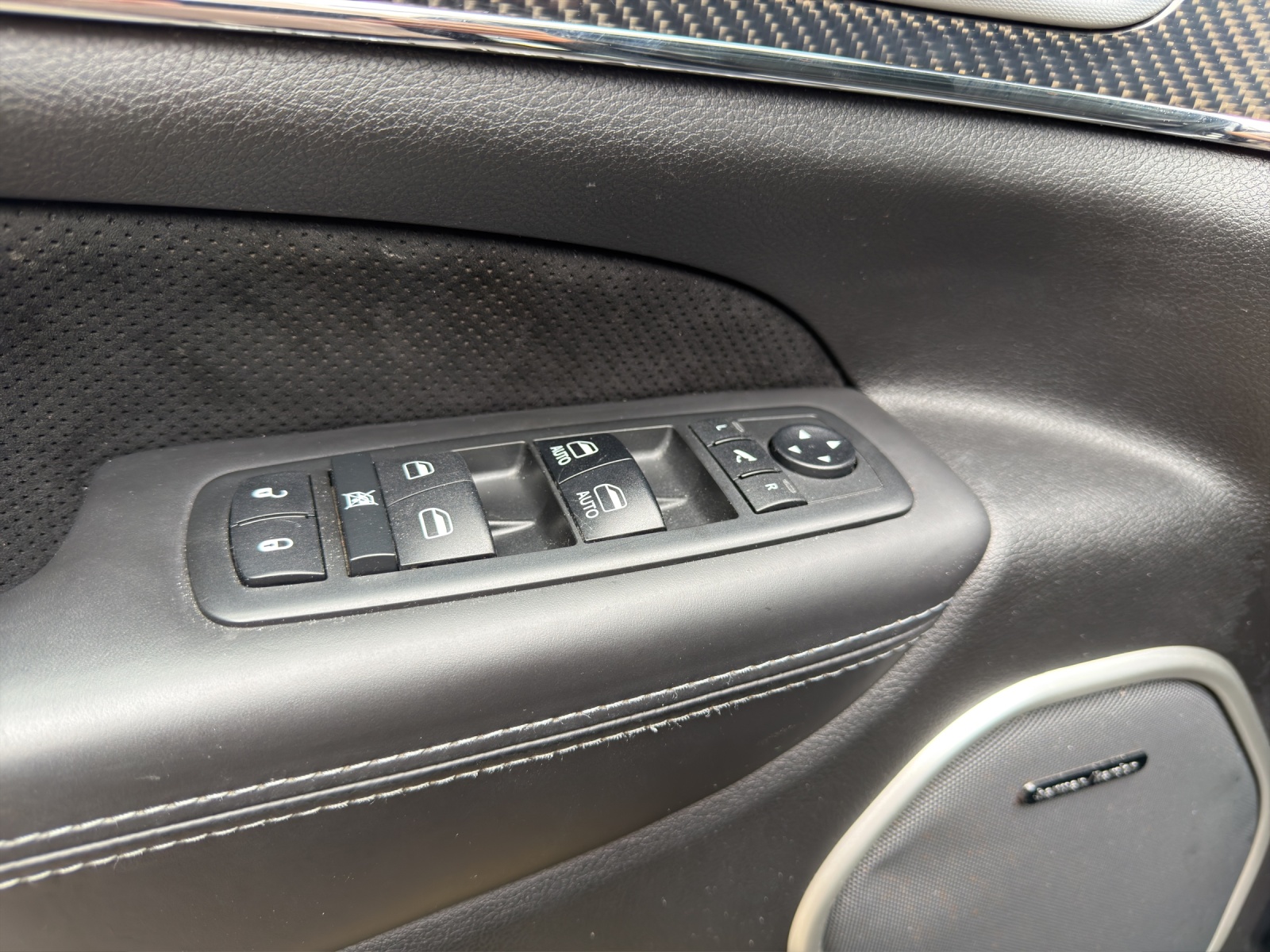 JEEP Grand Cherokee 6.4 V8 HEMI SRT8 Automatic-image-8