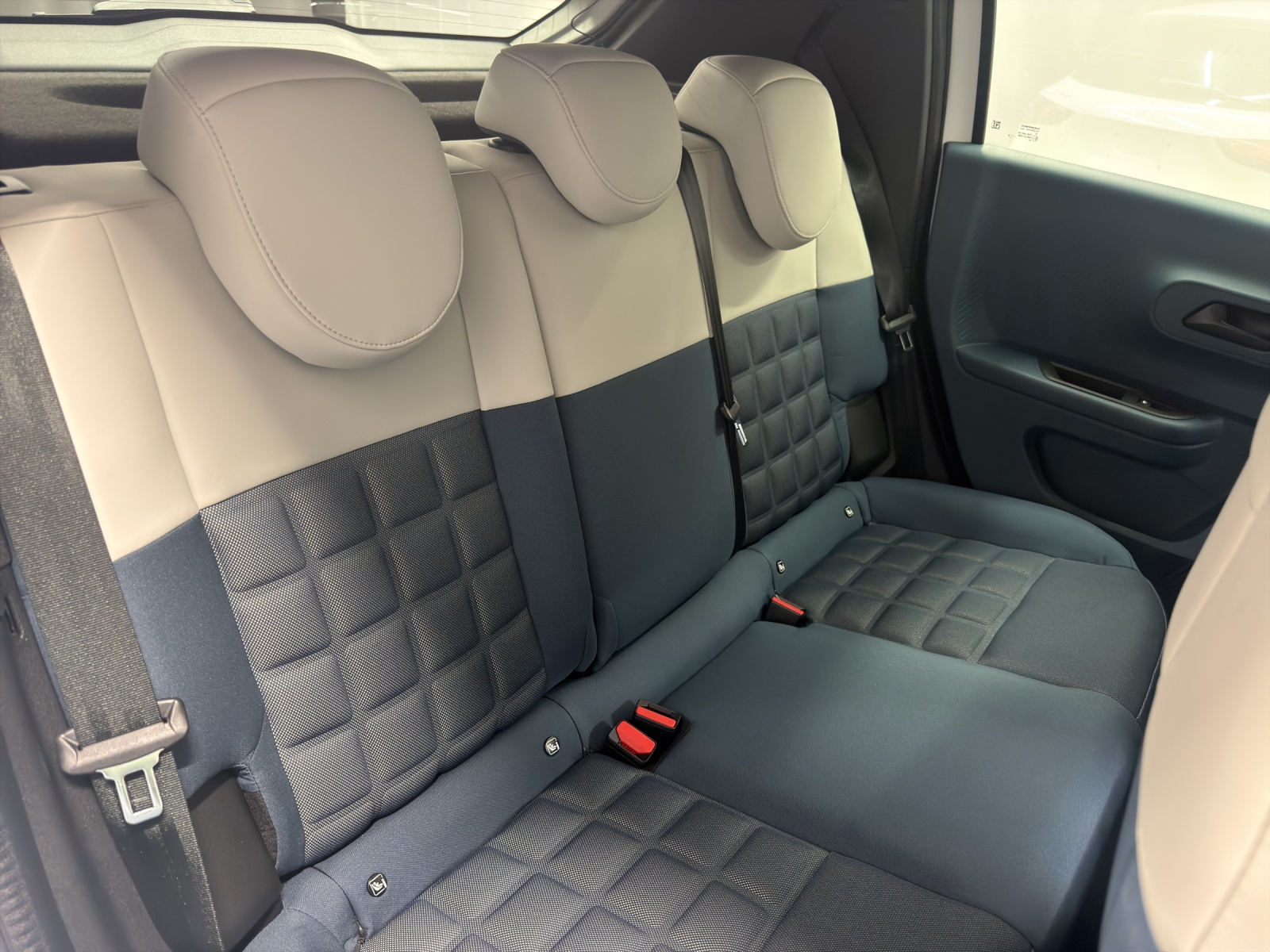 FIAT Grande Panda 1.2 Hybrid La Prima-image-9